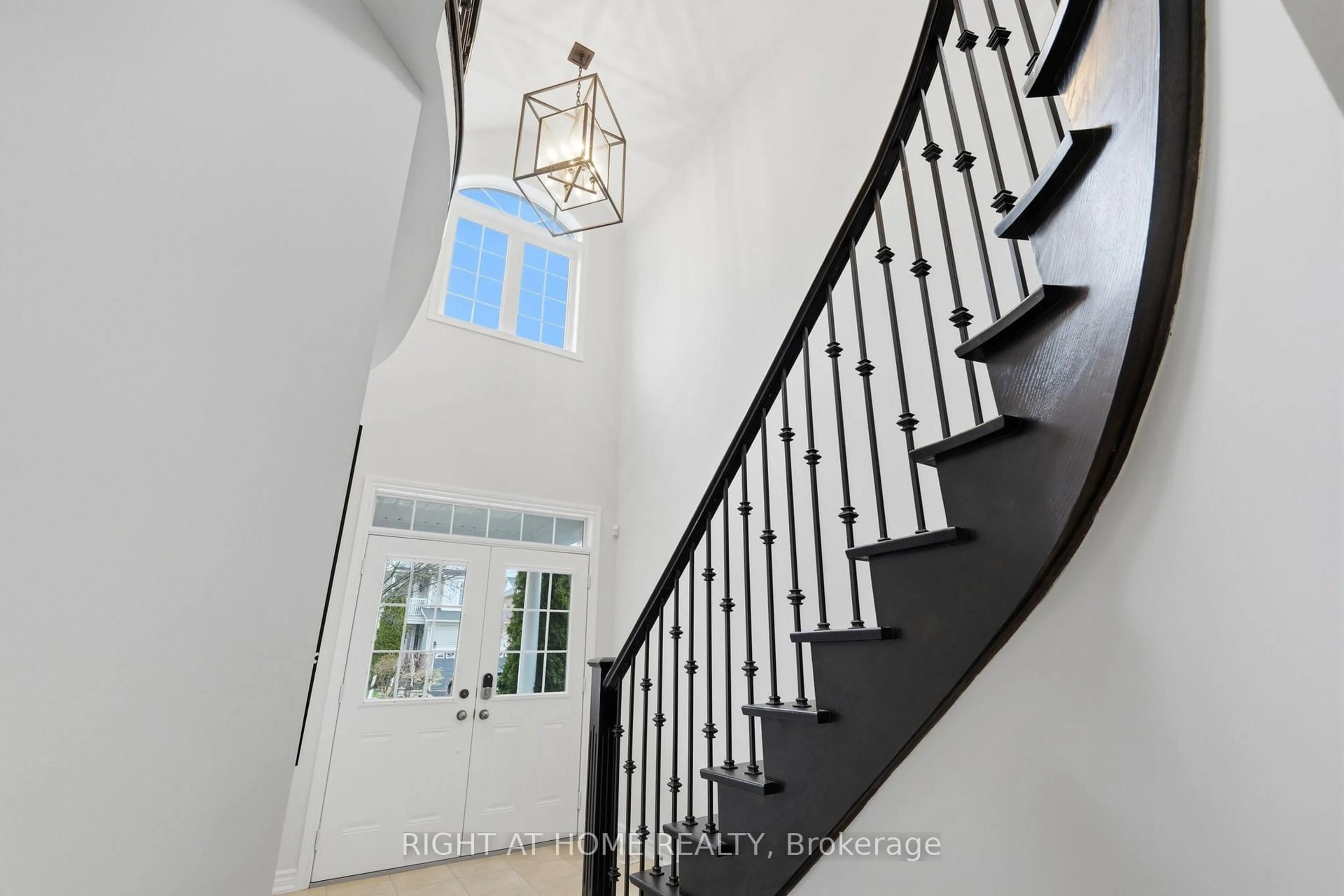 Unknown for 9 Shrewsbury Dr, Whitby Ontario L1M 0C9