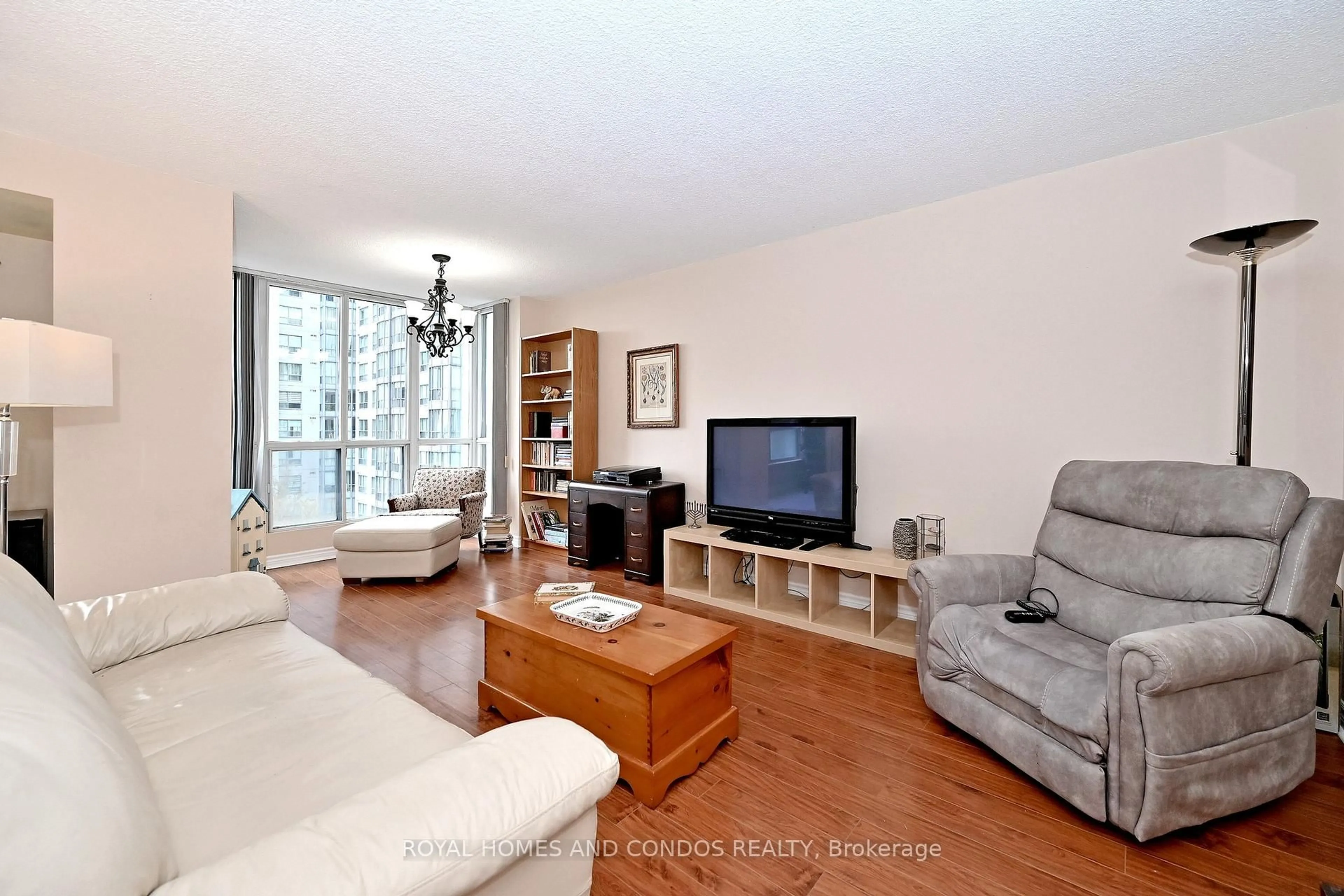 Living room with furniture, unknown for 2550 Lawrence Ave #618, Toronto Ontario M1P 2R7