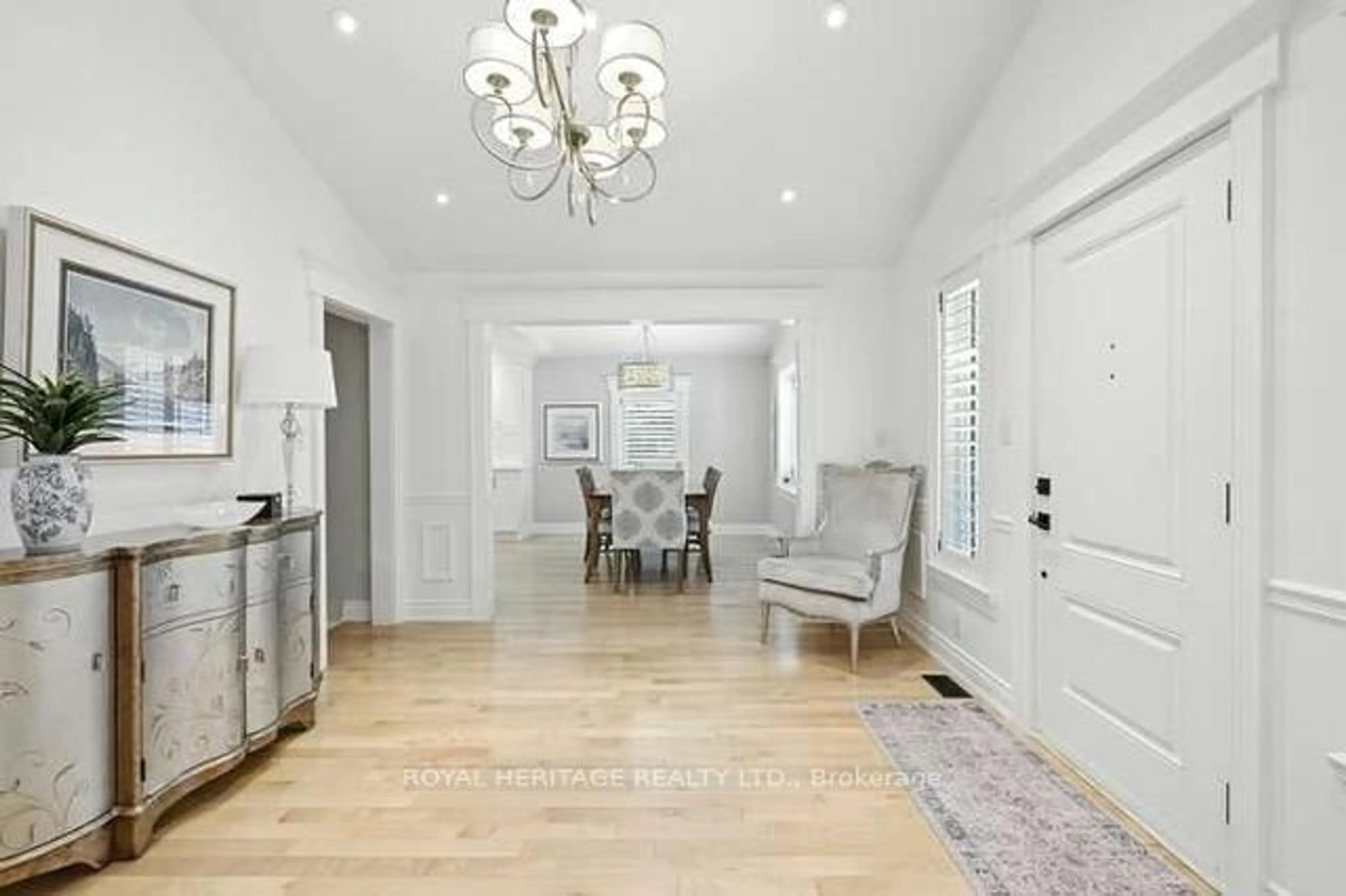 Indoor entryway for 1549 Willowside Crt, Pickering Ontario L1W 3P5