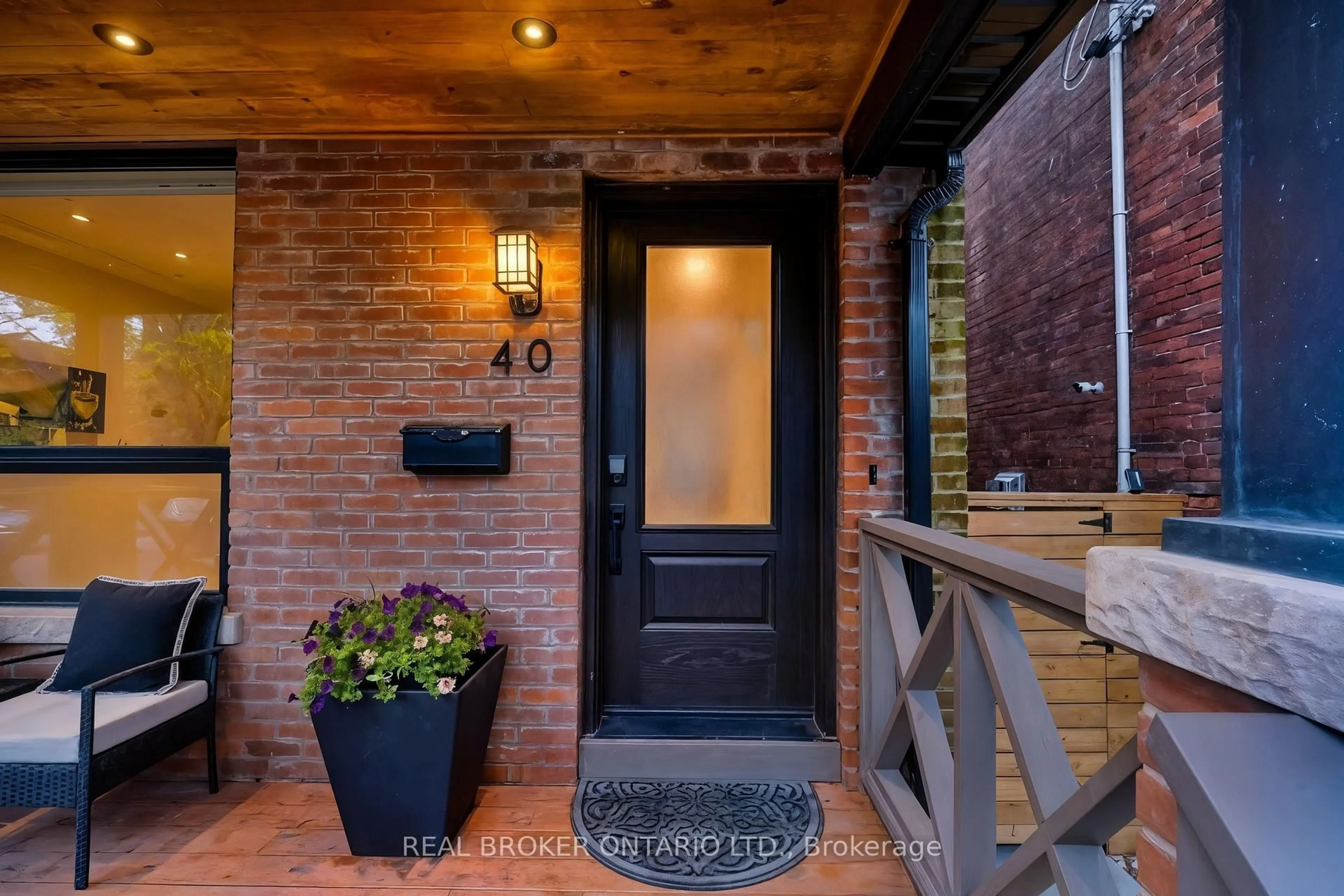 Indoor entryway for 40 Brooklyn Ave, Toronto Ontario M4M 2X5