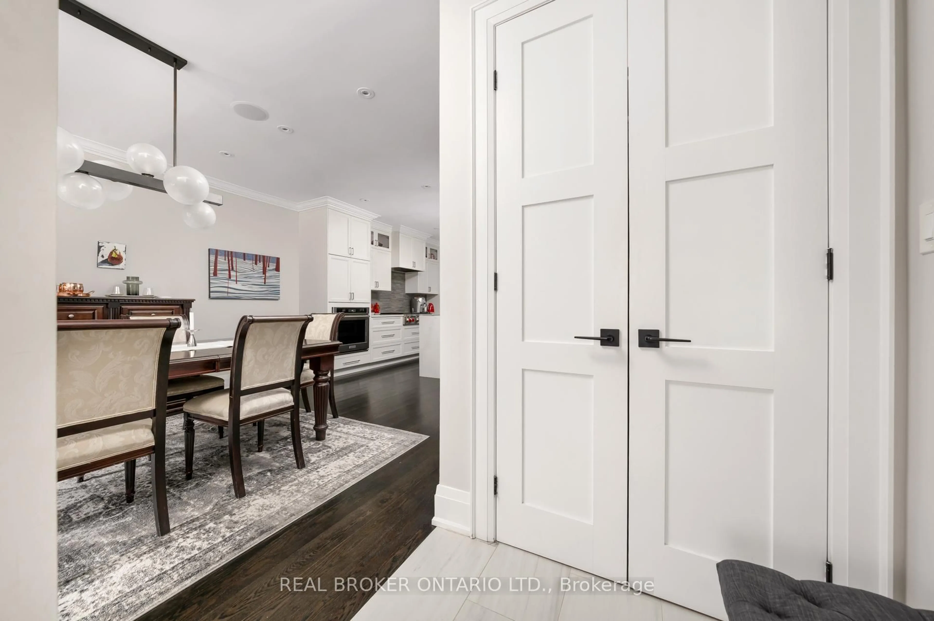 Indoor entryway for 40 Brooklyn Ave, Toronto Ontario M4M 2X5