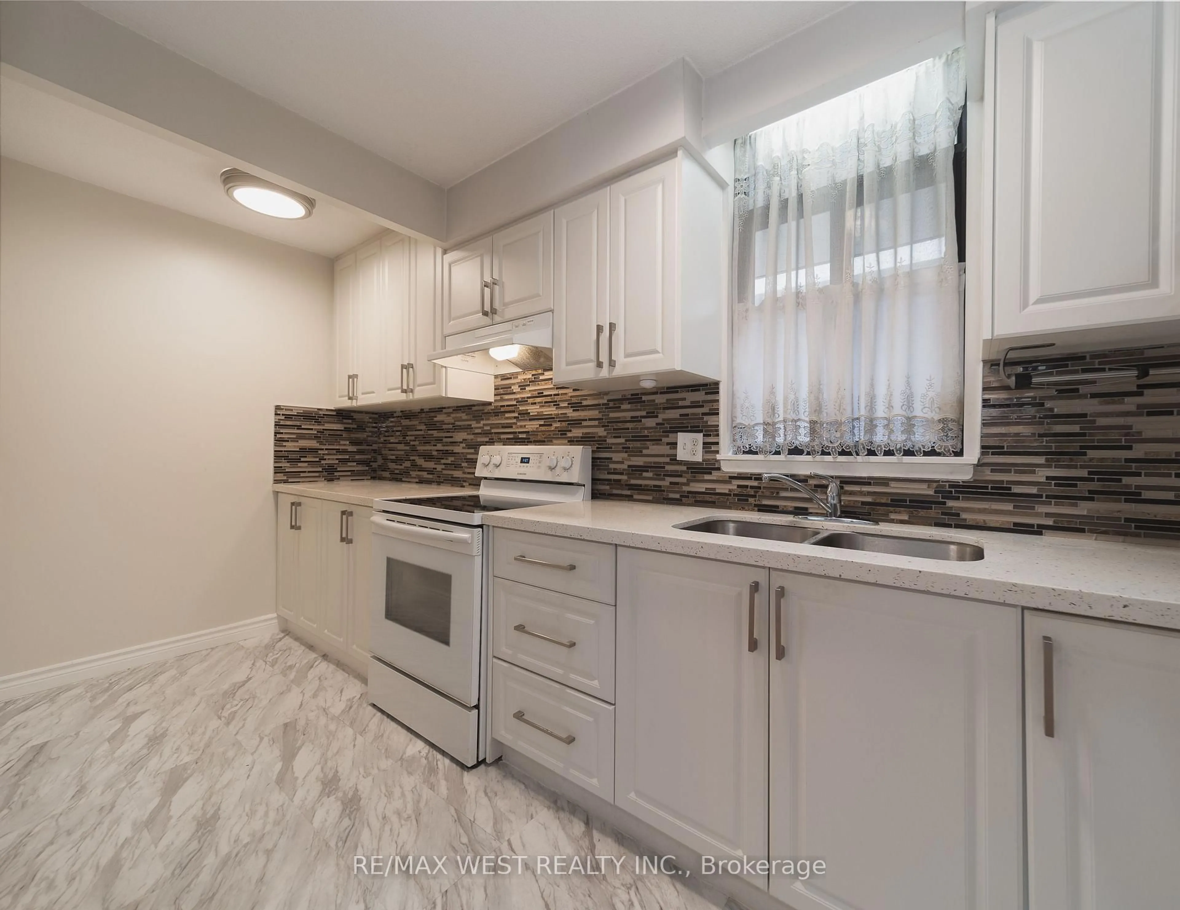 Standard kitchen, unknown for 50 Old Kingston Rd #1-202, Toronto Ontario M1E 4Y1