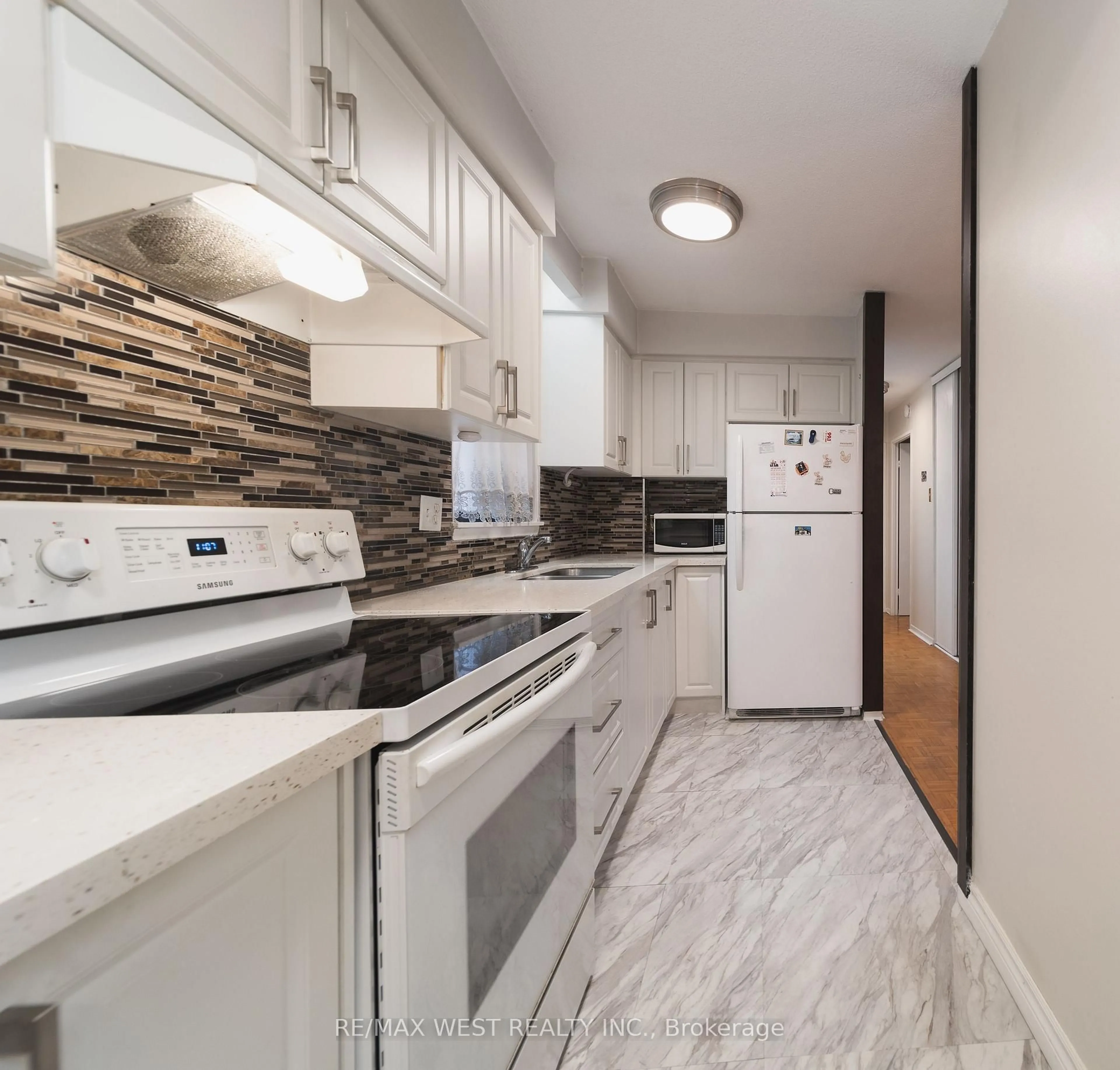 Standard kitchen, unknown for 50 Old Kingston Rd #1-202, Toronto Ontario M1E 4Y1