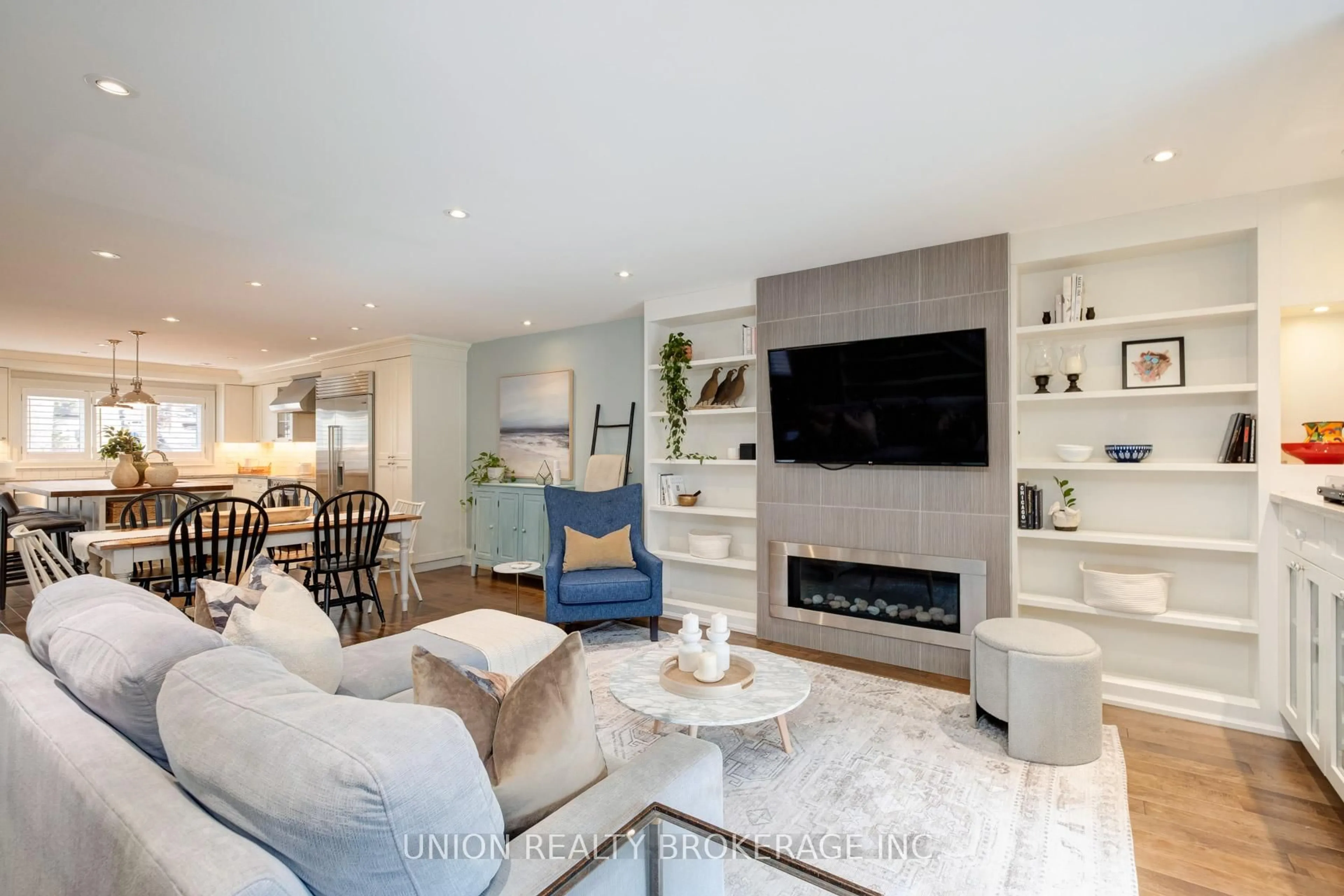Living room with furniture, unknown for 45 Spruce Hill Rd, Toronto Ontario M4E 3G2