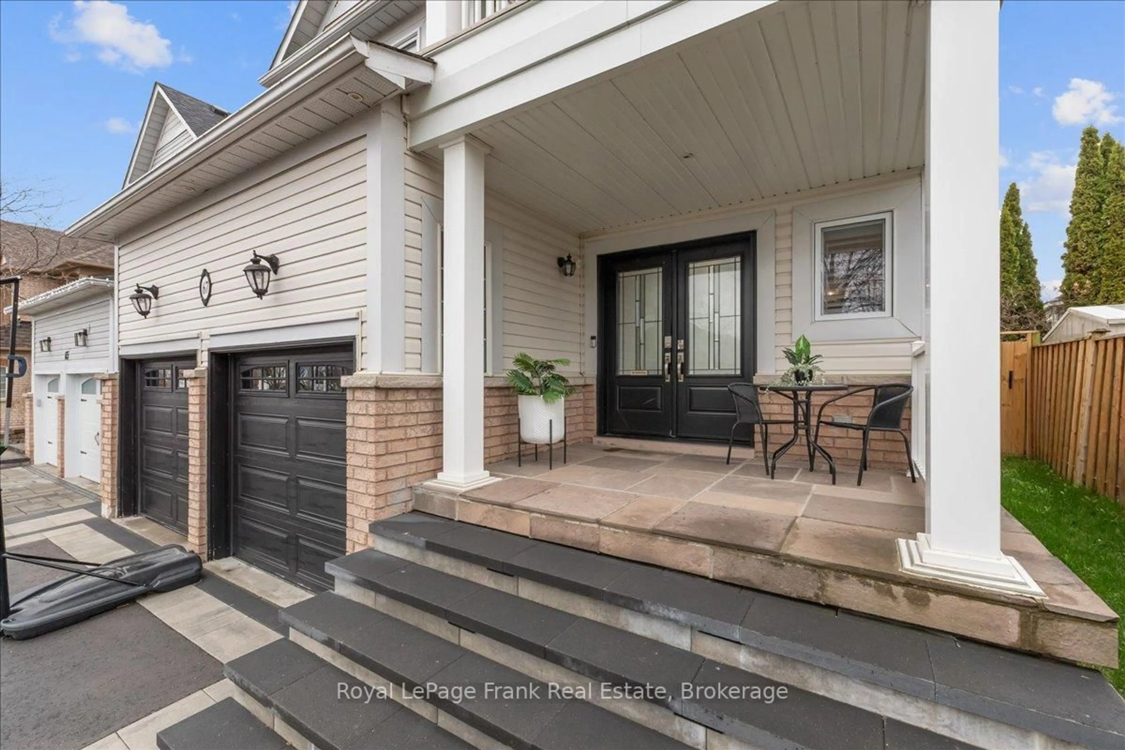 Indoor entryway for 67 Scadding Ave, Whitby Ontario L1N 9X3