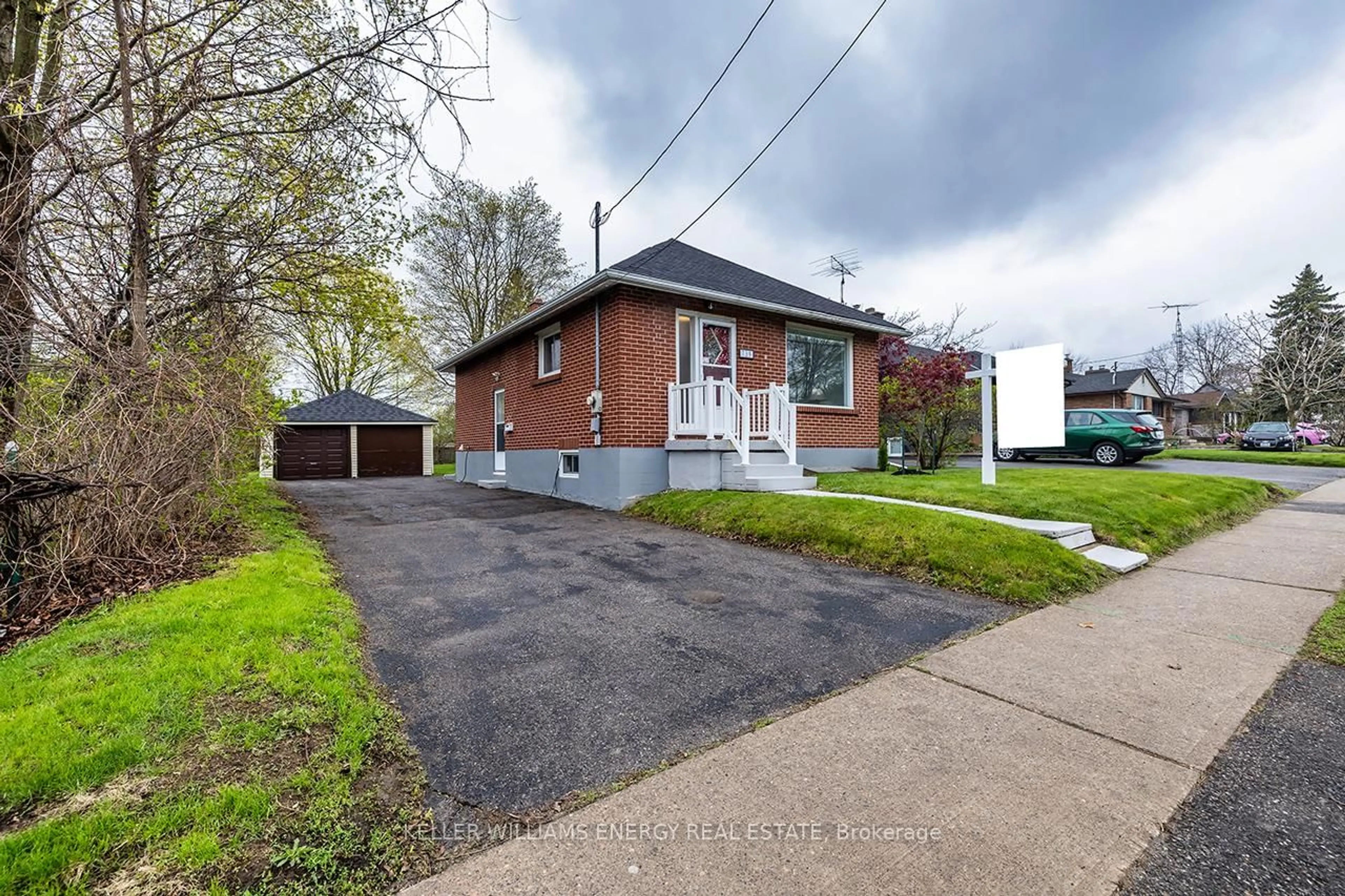 Home with brick exterior material, street for 739 King St, Oshawa Ontario L1J 2L2