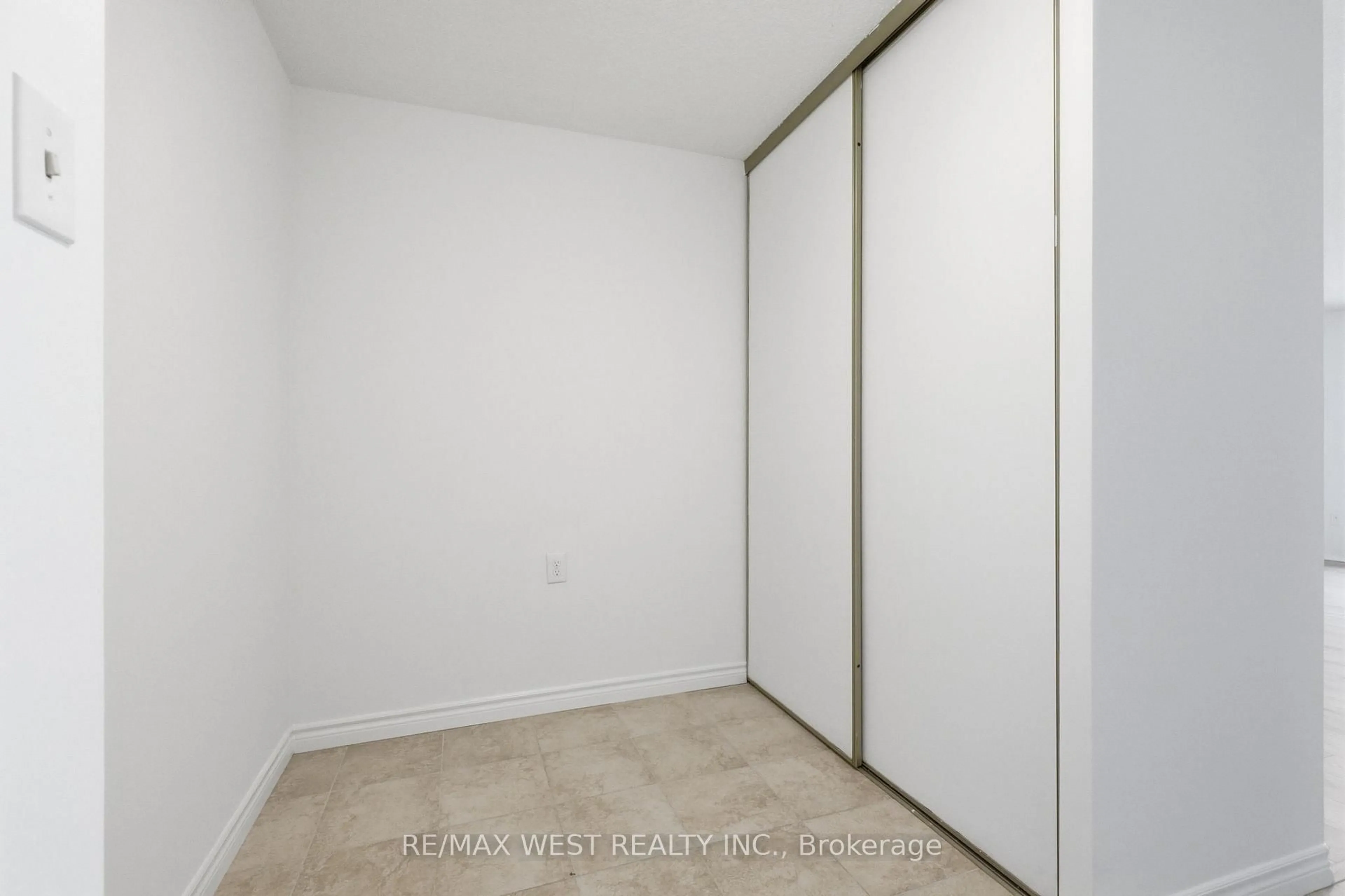 Unknown for 1275 Markham Rd #401, Toronto Ontario M1H 3A2