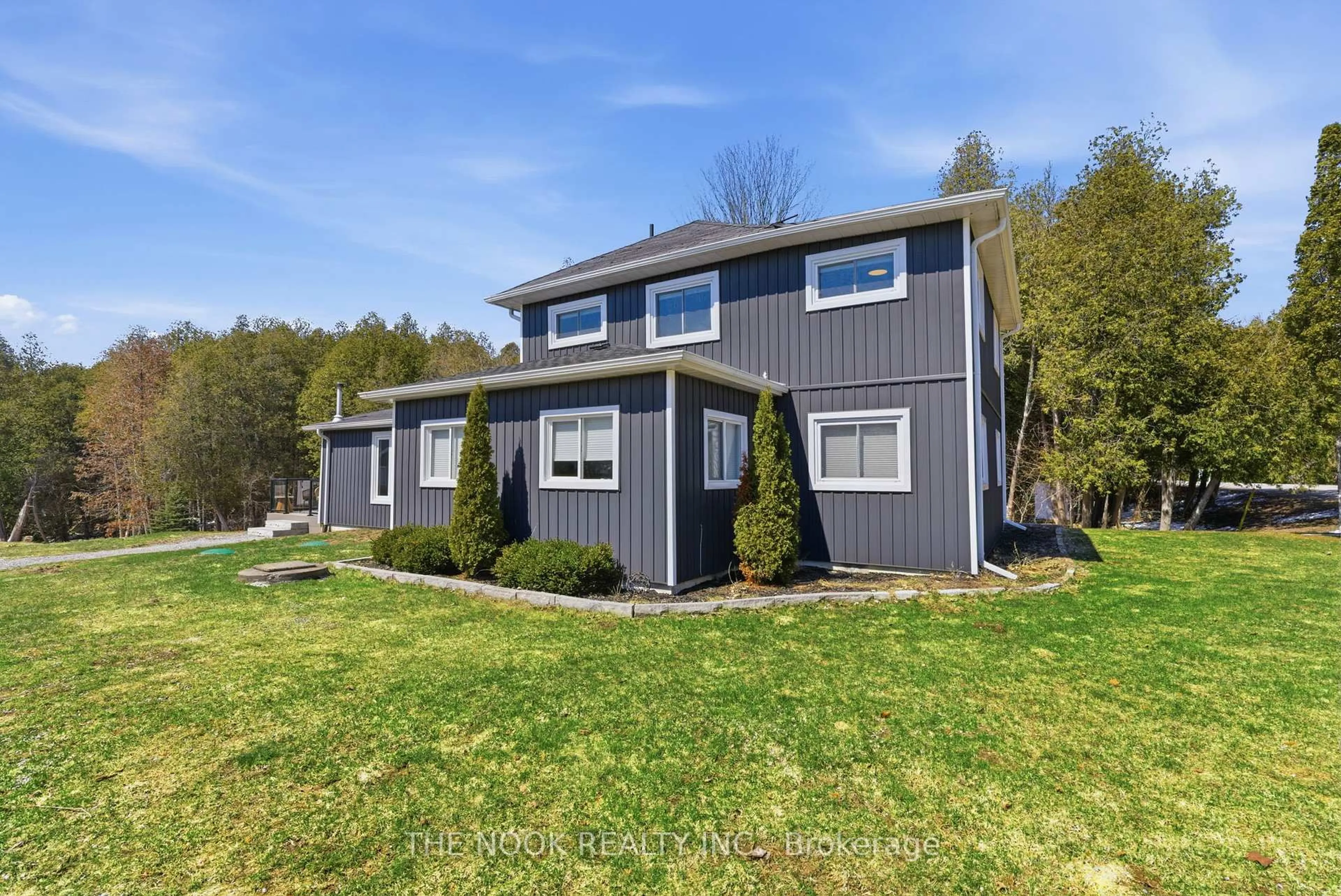 Home with vinyl exterior material, unknown for 7704 Leskard Rd, Clarington Ontario L0B 1M0