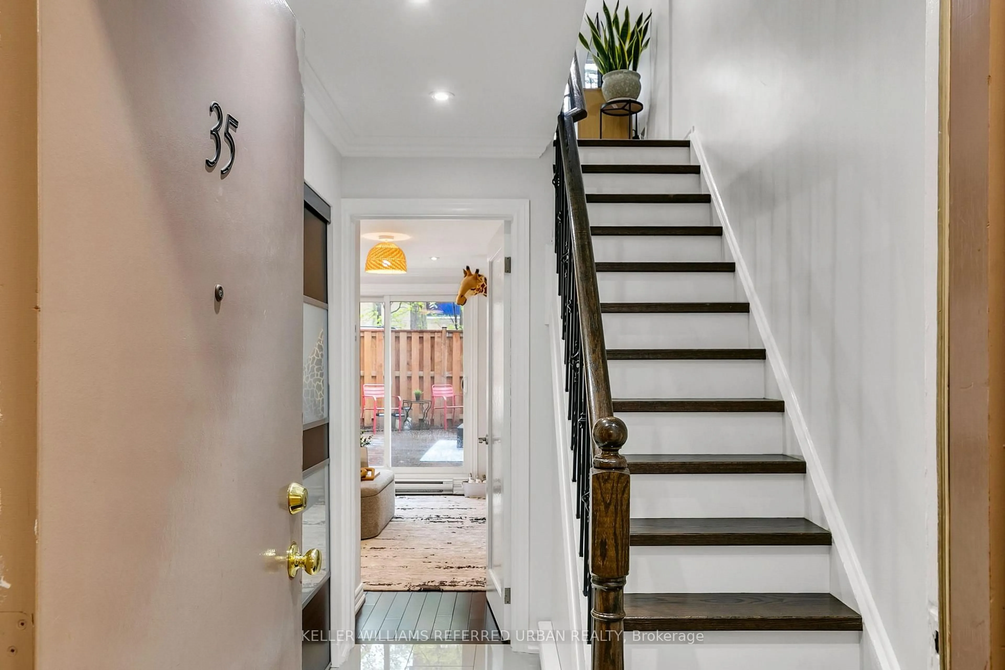 Unknown for 1209 Queen St #35, Toronto Ontario M4M 3H4