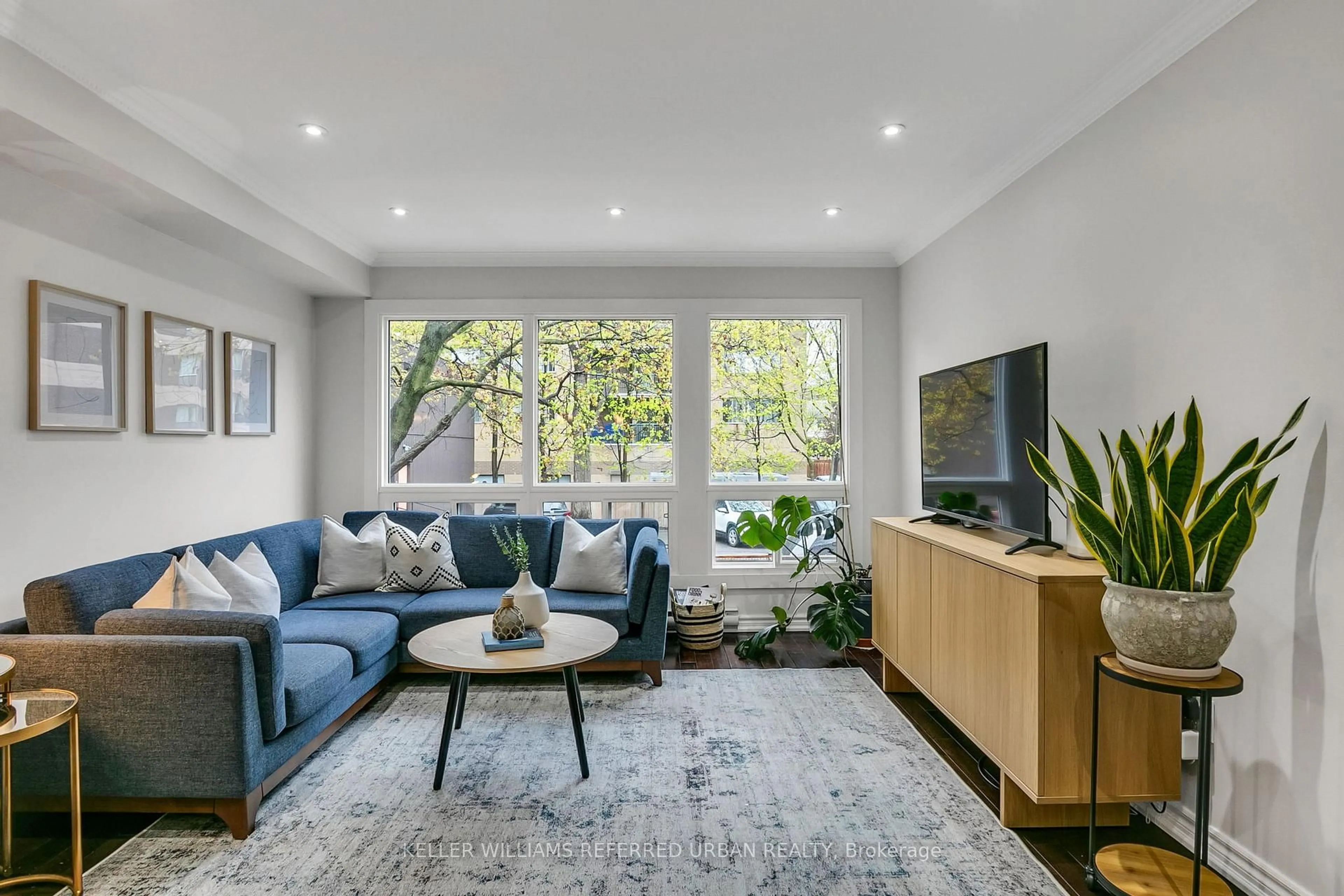 Living room with furniture, unknown for 1209 Queen St #35, Toronto Ontario M4M 3H4