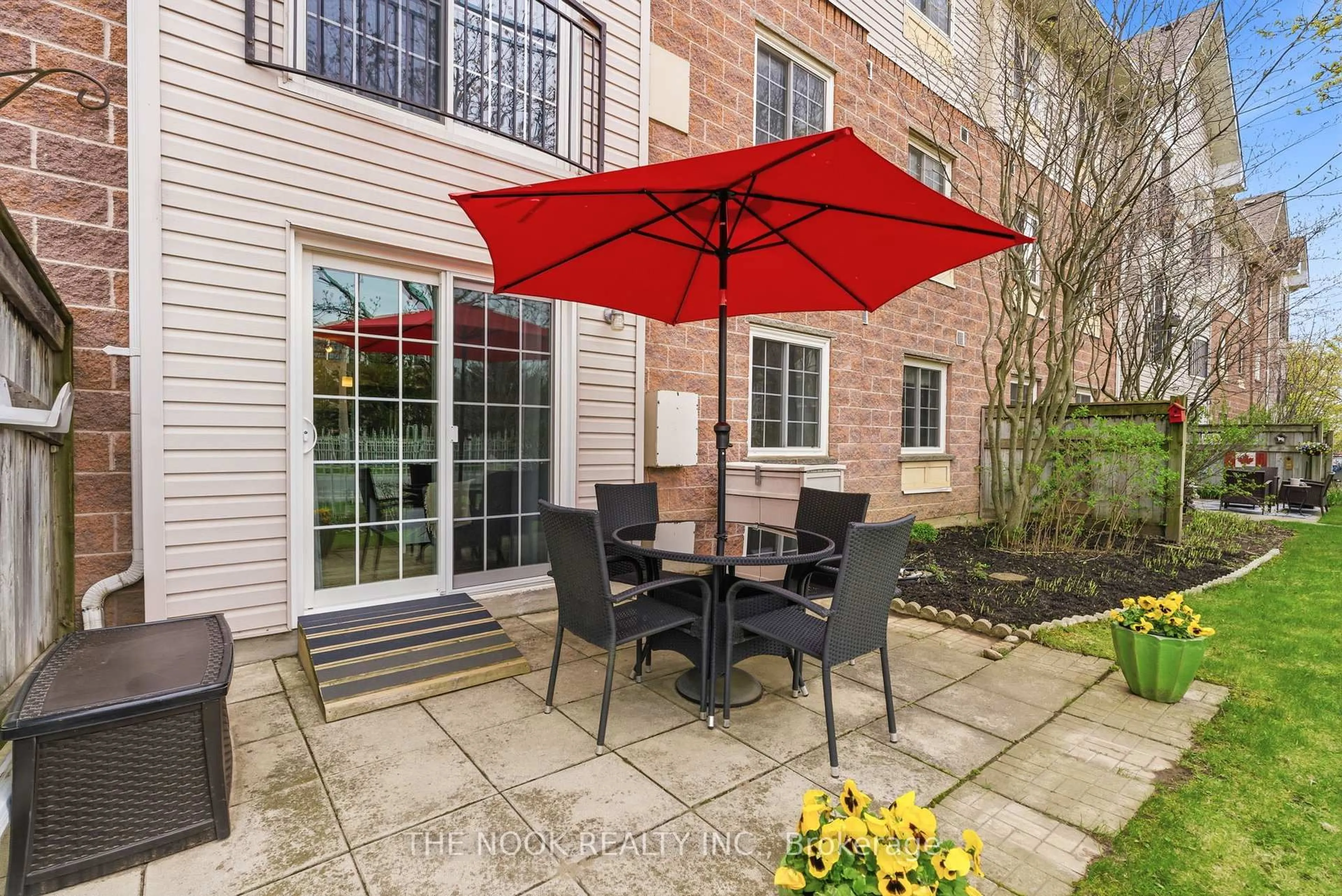 Patio, street for 91 Aspen Springs Dr #107, Clarington Ontario L1C 5J9