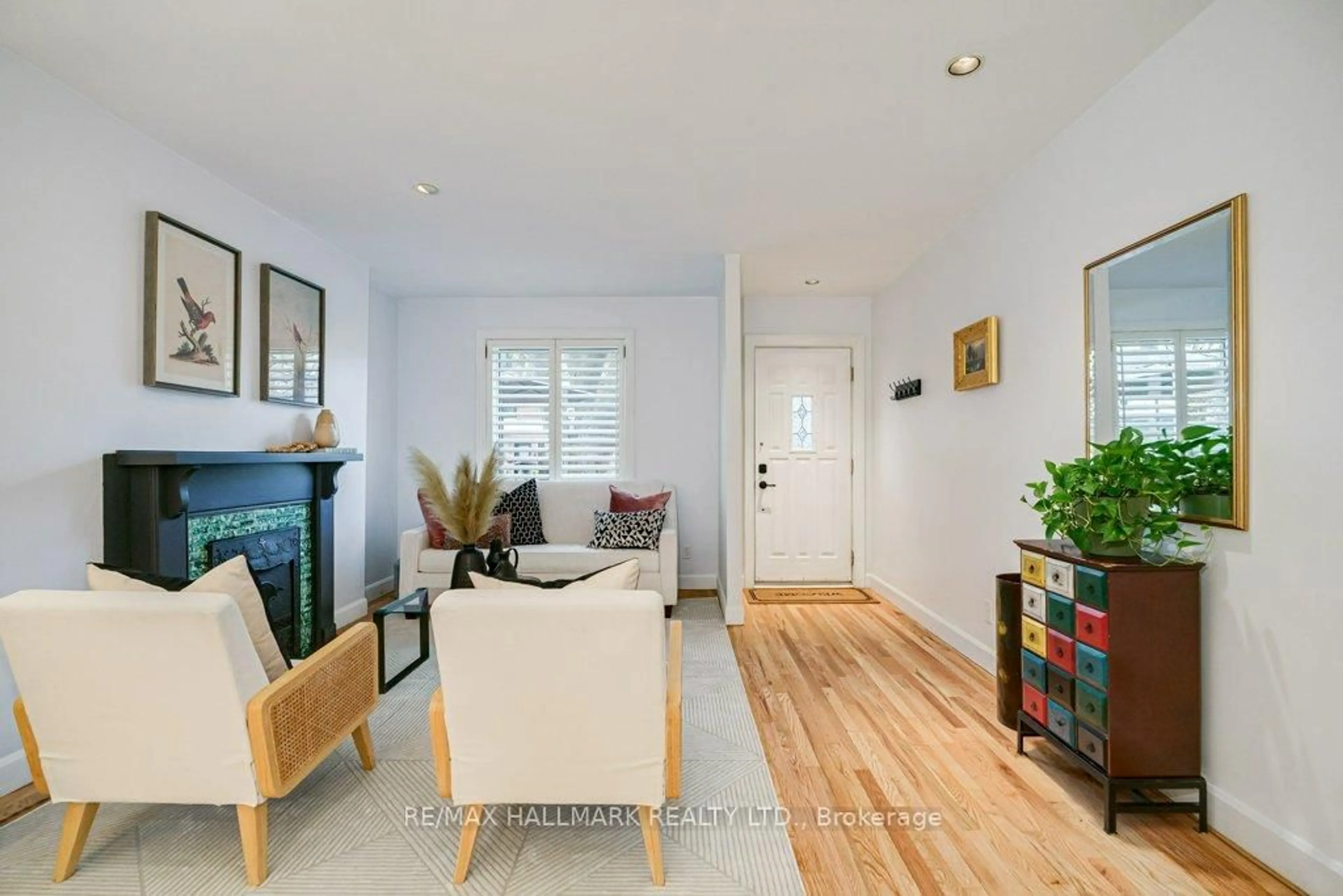 Living room with furniture, unknown for 119 Coady Ave, Toronto Ontario M4M 2Y9