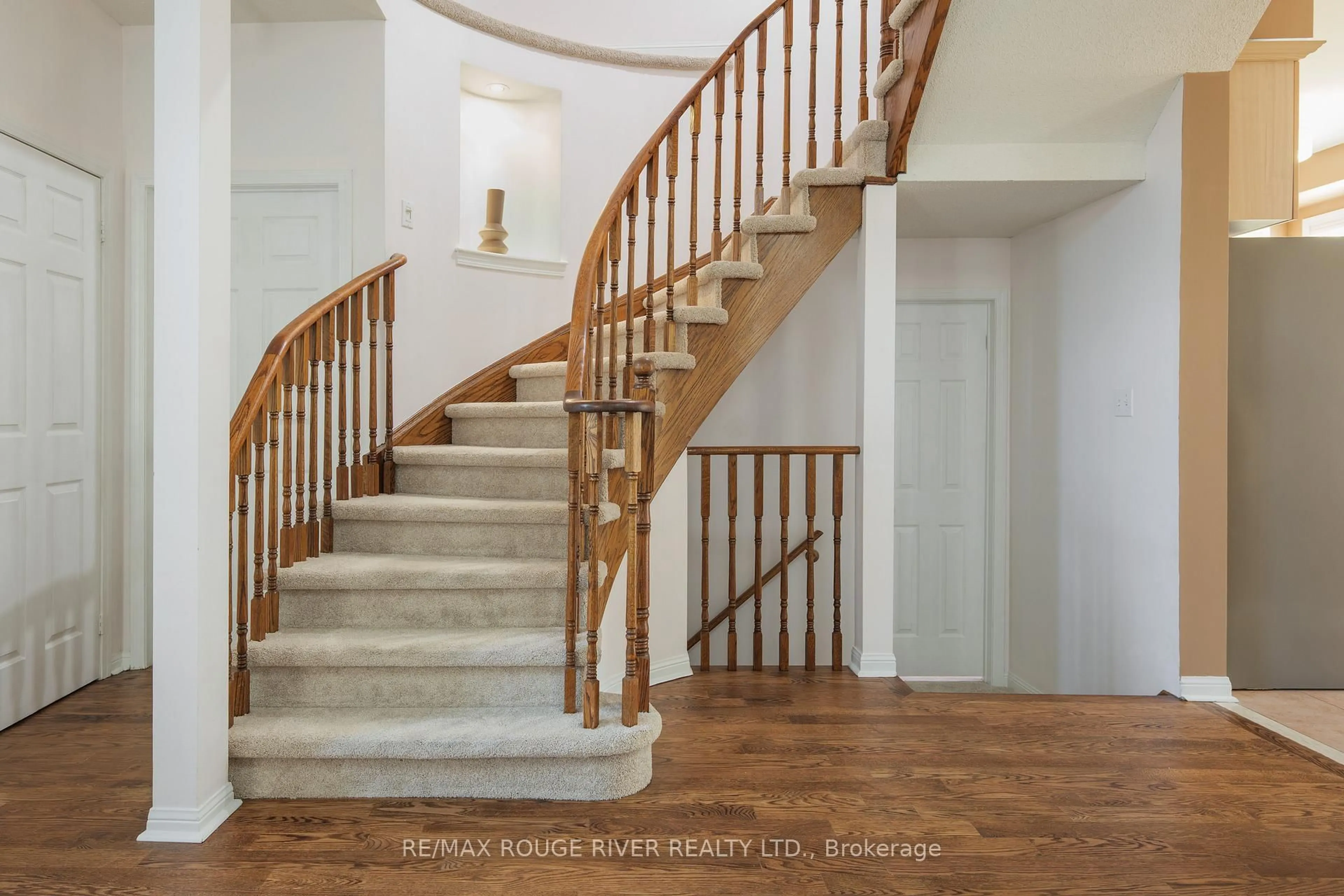 Stairs for 463 Summerpark Cres, Pickering Ontario L1V 7A9