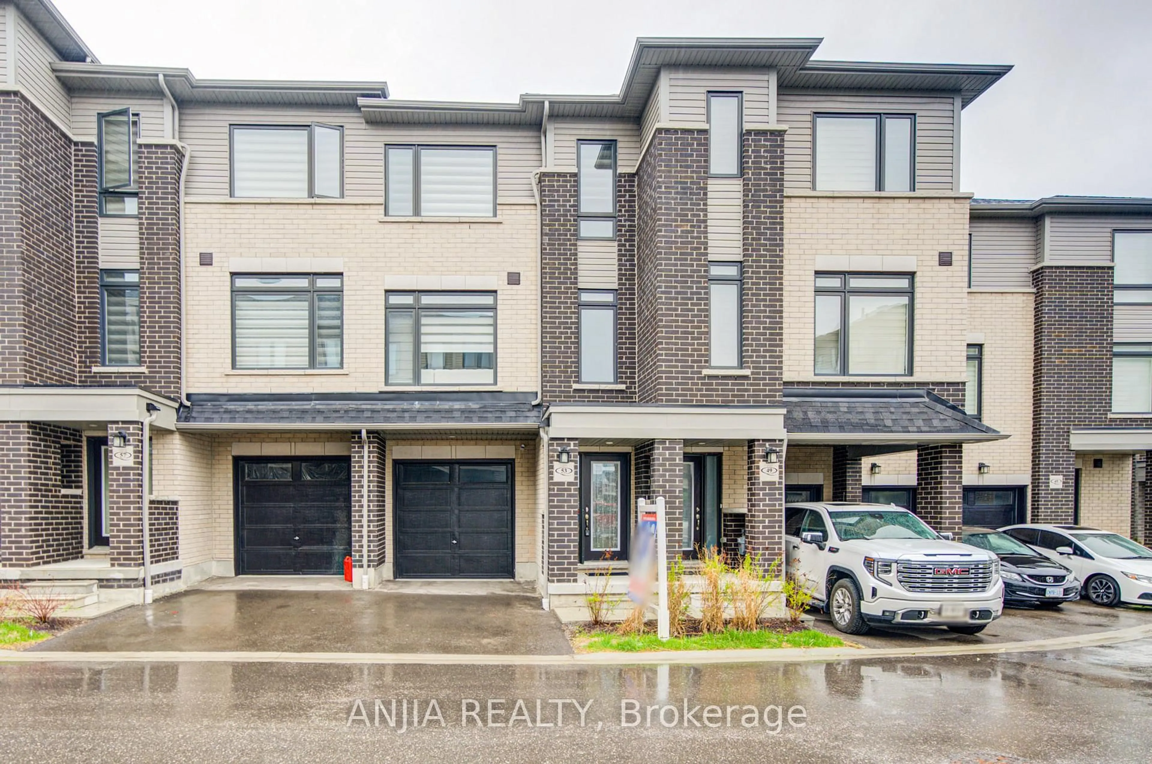 Unknown for 53 Emmas Way, Whitby Ontario L1R 0S7