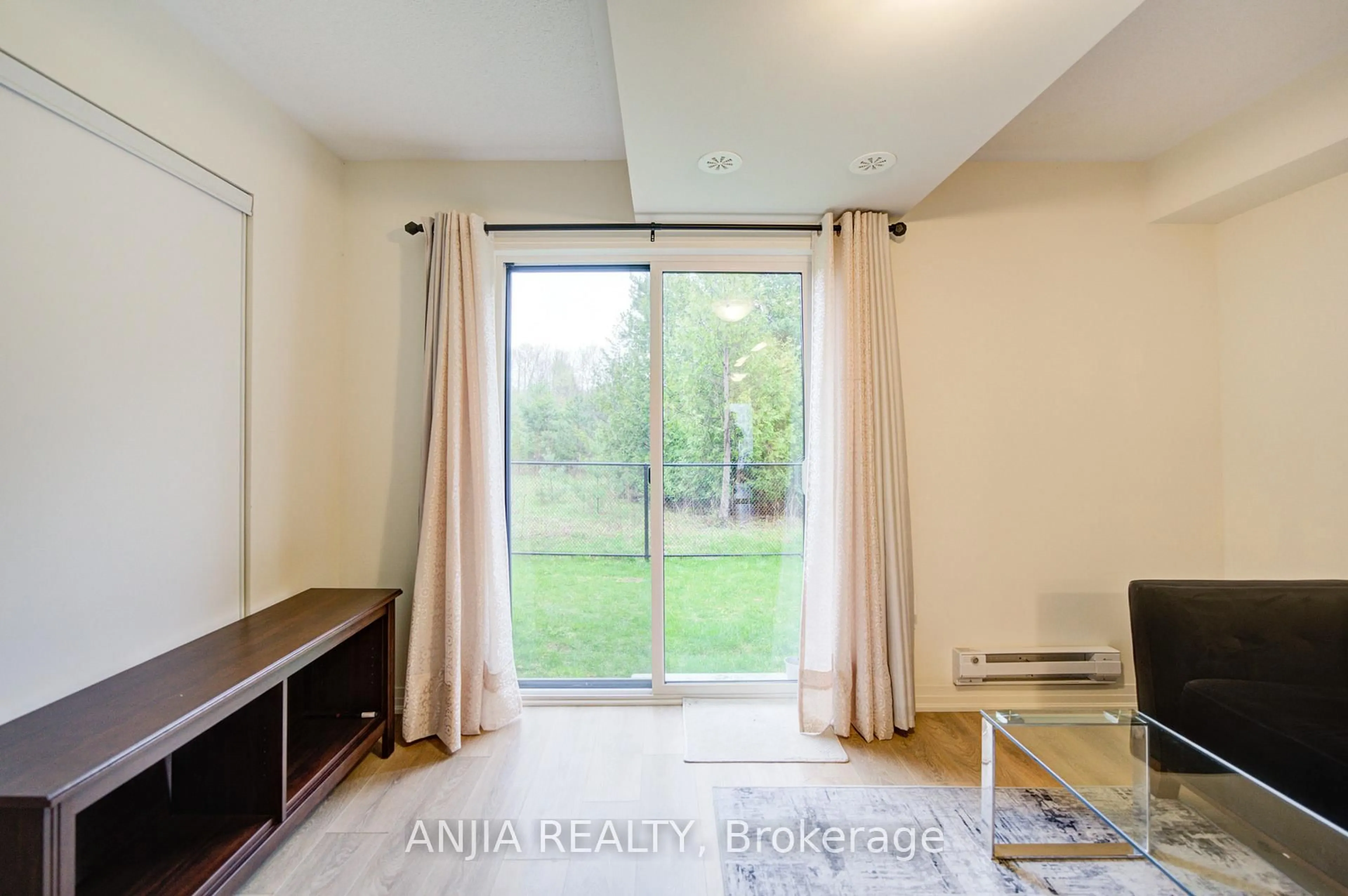 Unknown for 53 Emmas Way, Whitby Ontario L1R 0S7