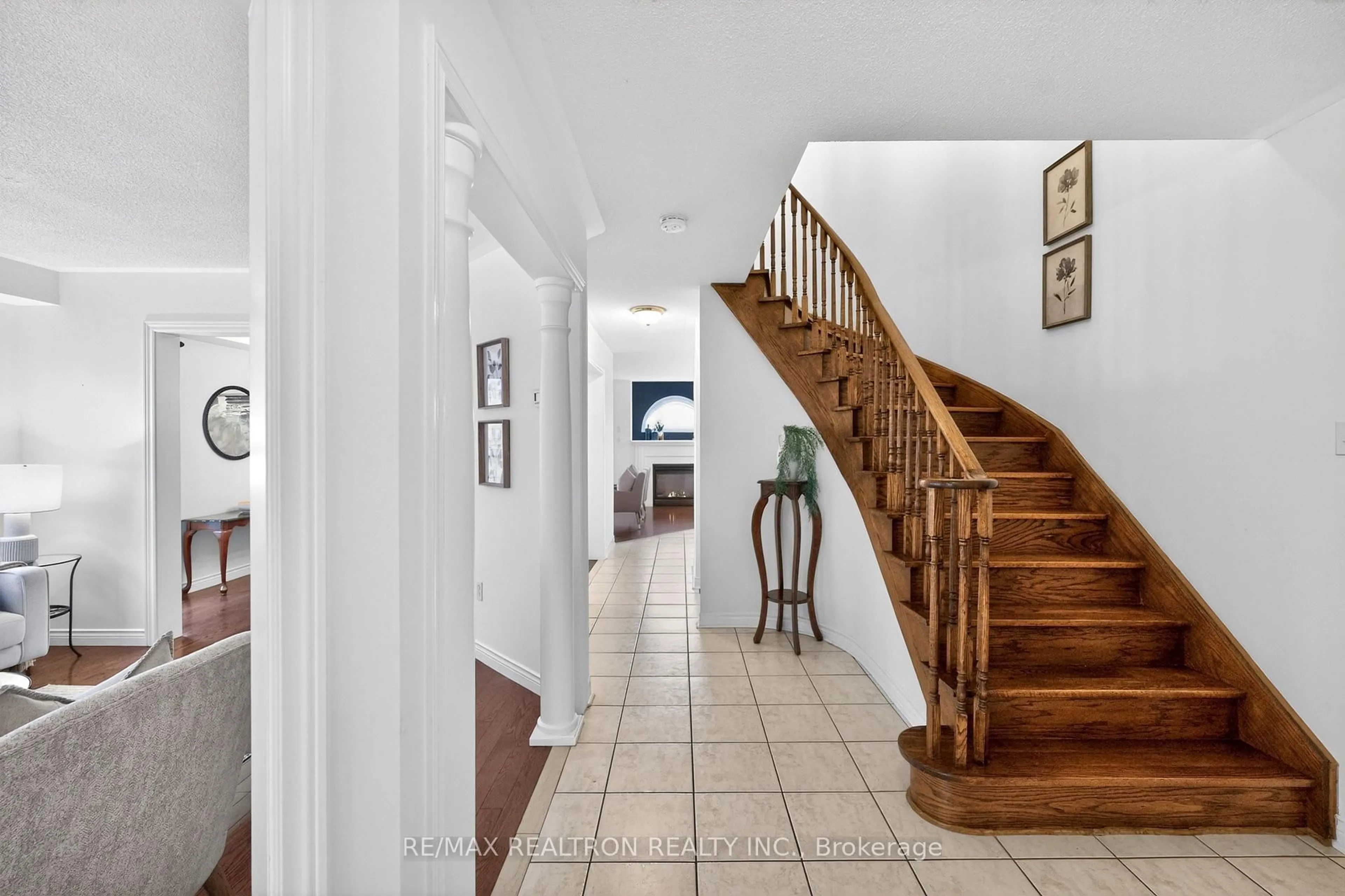 Indoor entryway for 52 Woodcock Ave, Ajax Ontario L1T 4J7