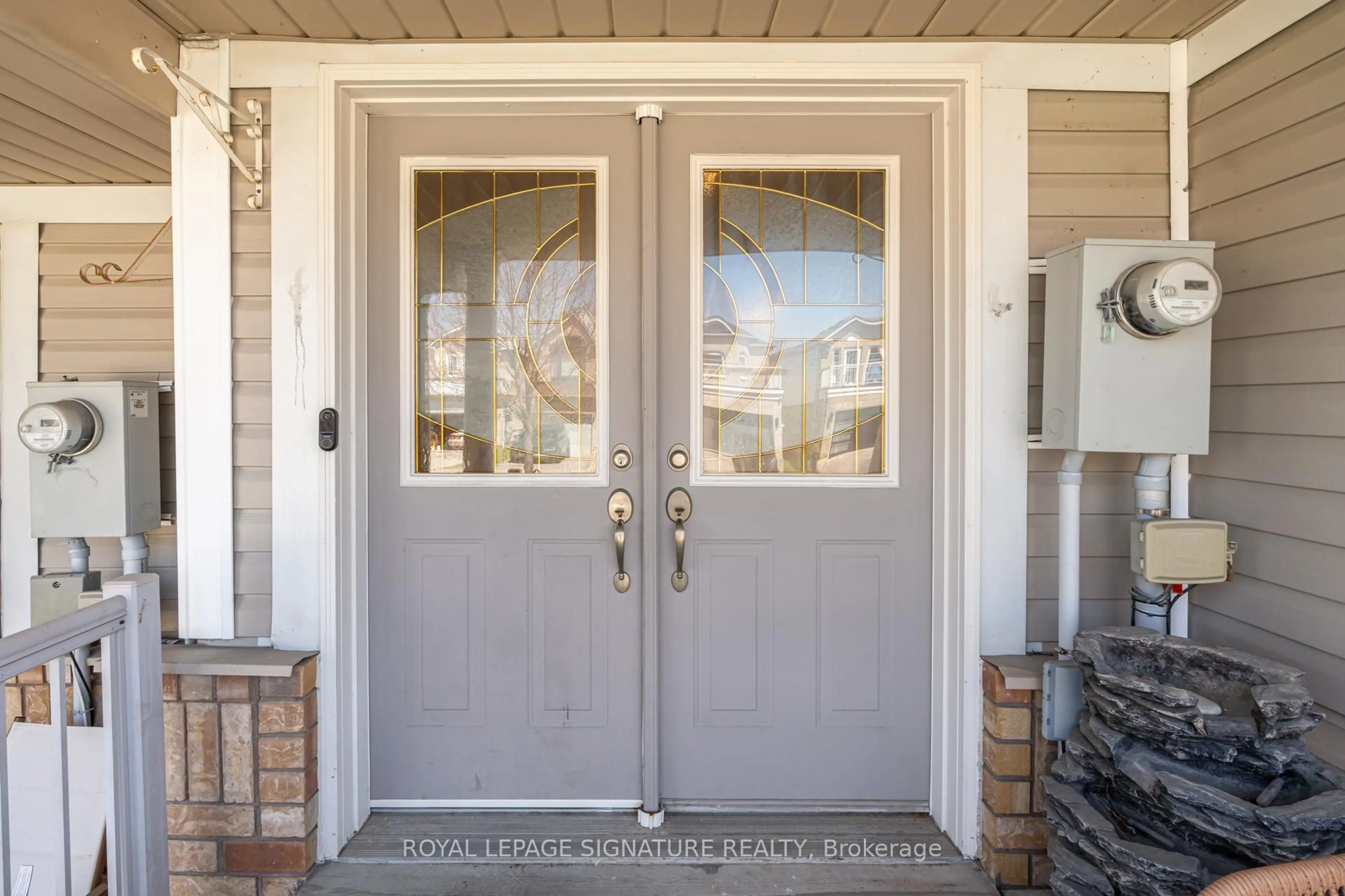 Indoor entryway for 25 Beadle Dr, Ajax Ontario L1S 7P1