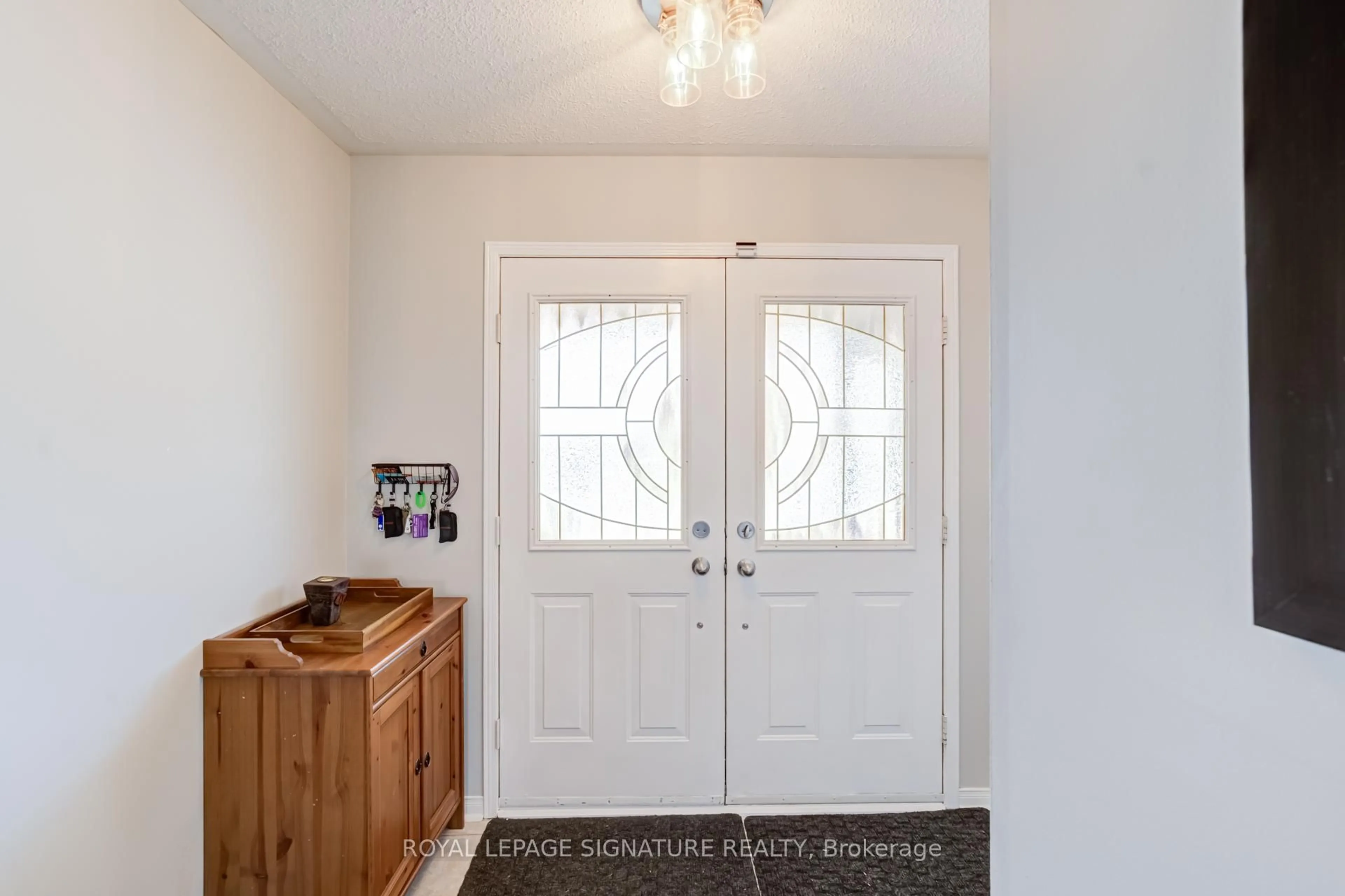 Indoor entryway for 25 Beadle Dr, Ajax Ontario L1S 7P1