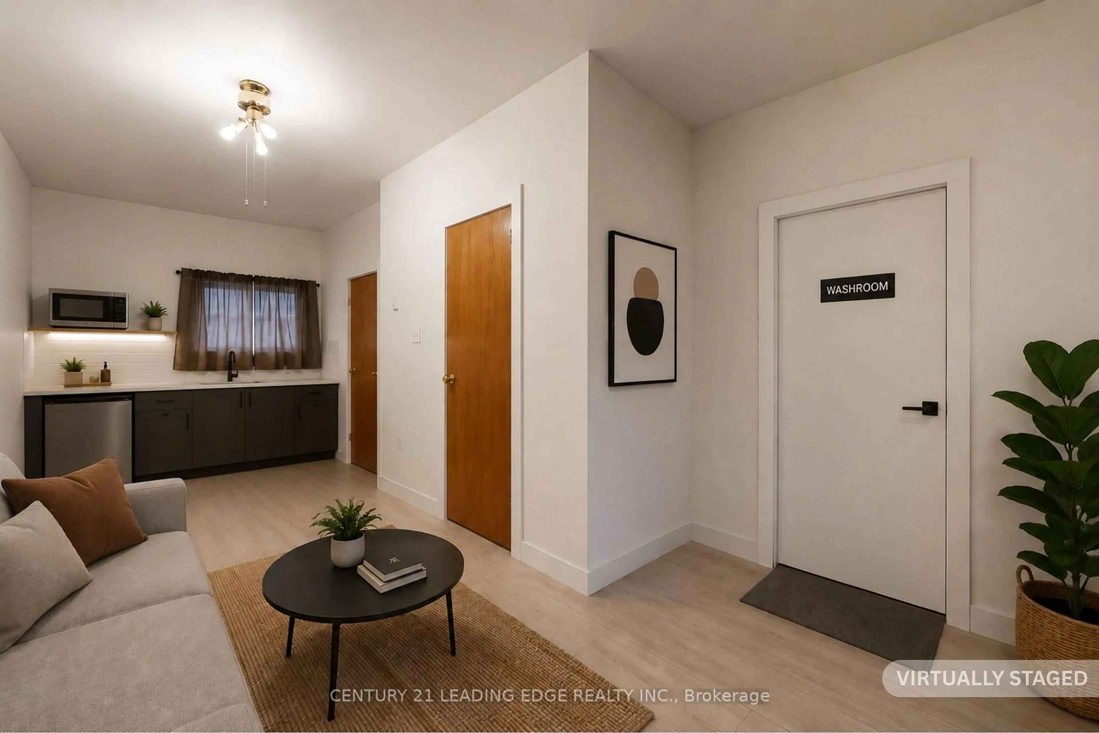 Indoor entryway for 277 Gibbons St, Oshawa Ontario L1J 4Y5