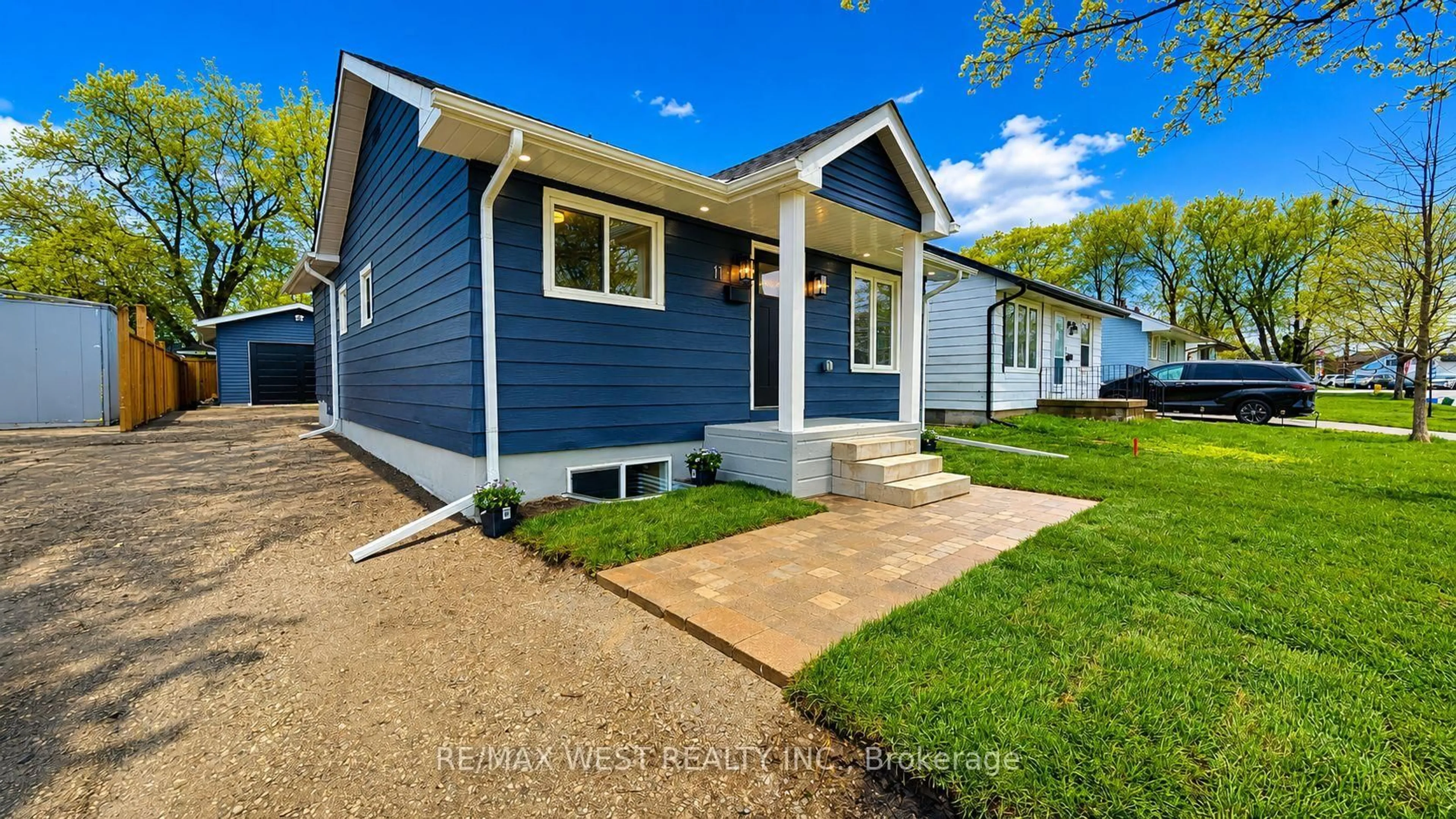 Home with vinyl exterior material, street for 11 Pine St, Ajax Ontario L1S 1X8