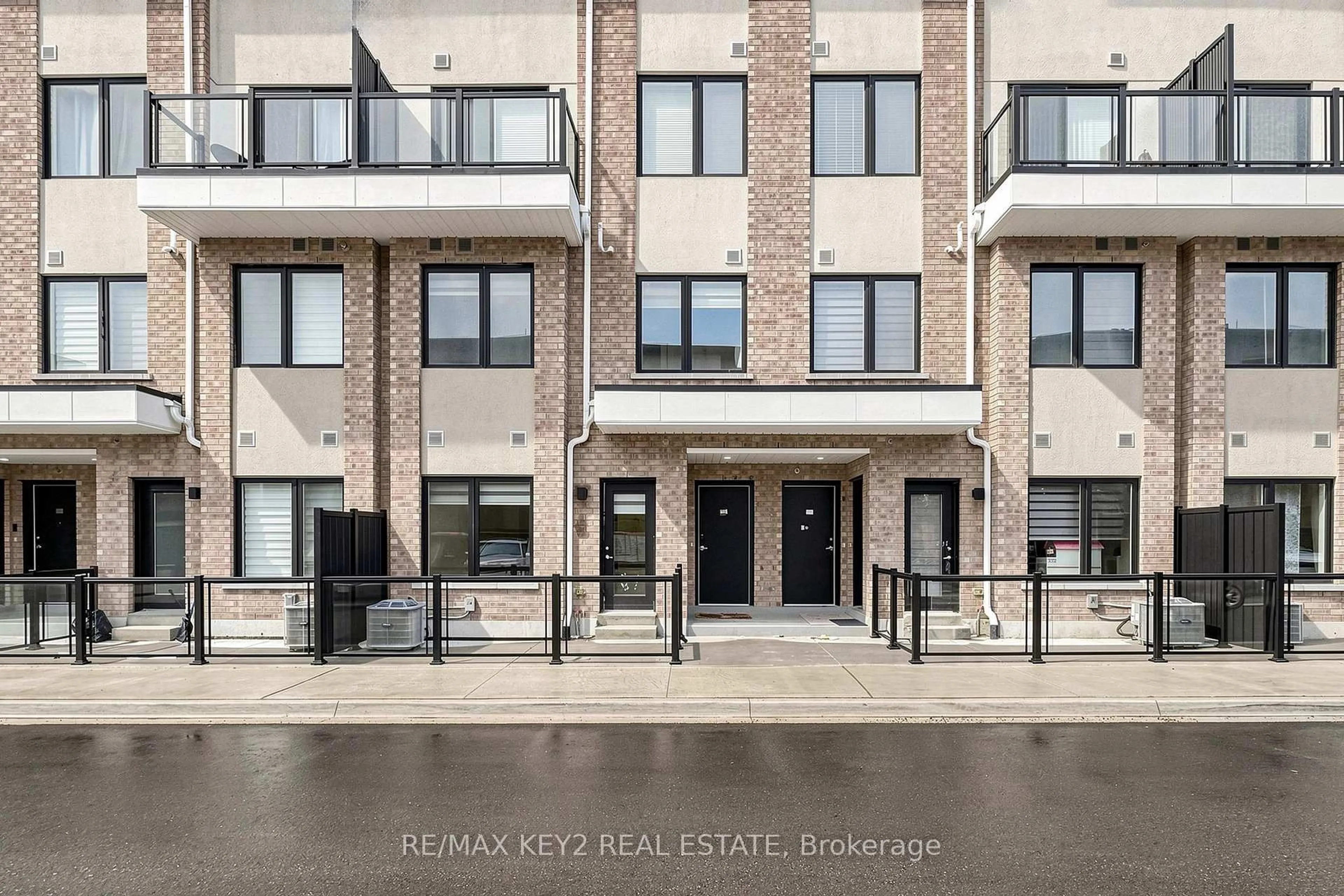 Unknown for 1695 Dersan St #230, Pickering Ontario L1X 0S9