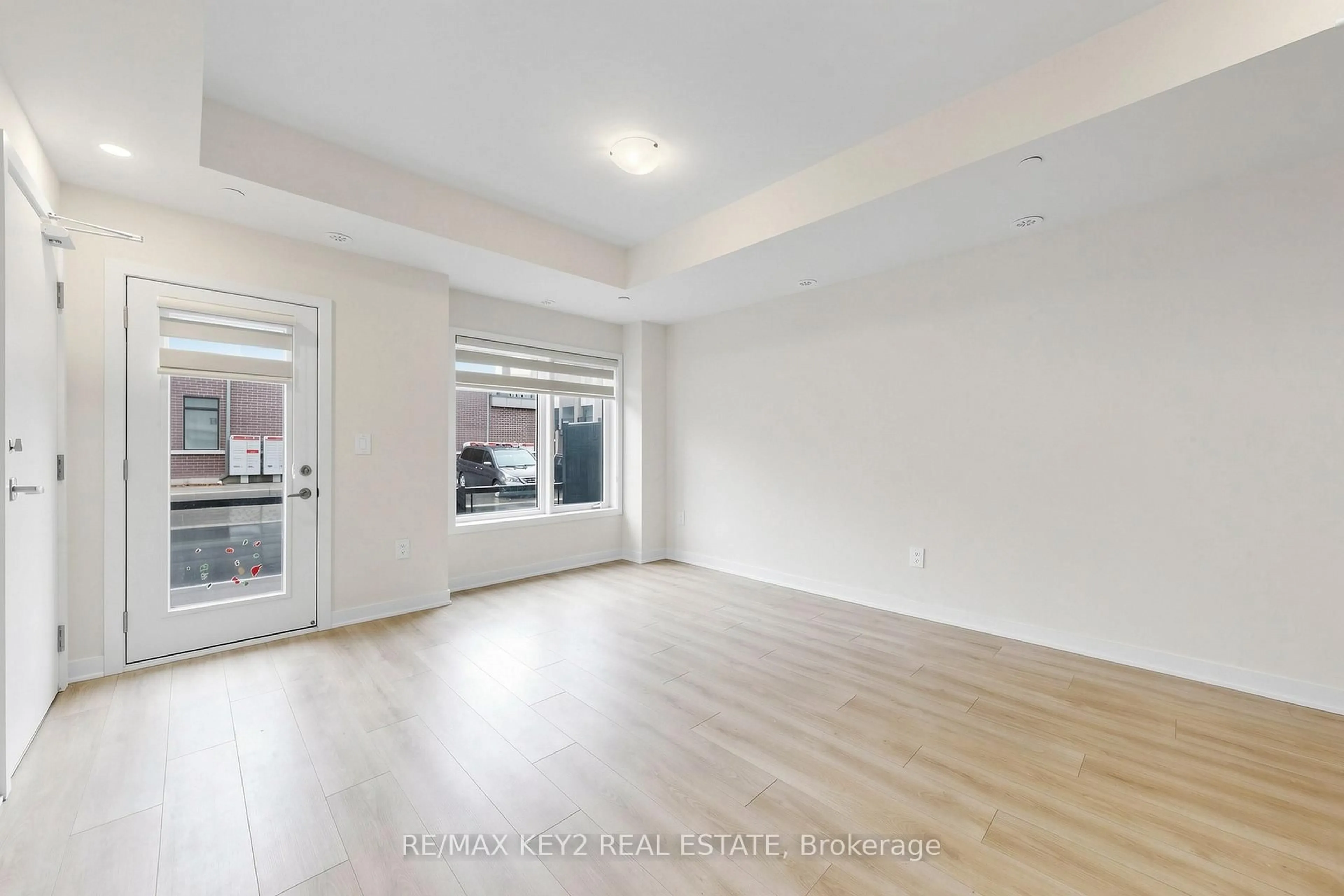 A pic of a room for 1695 Dersan St #230, Pickering Ontario L1X 0S9