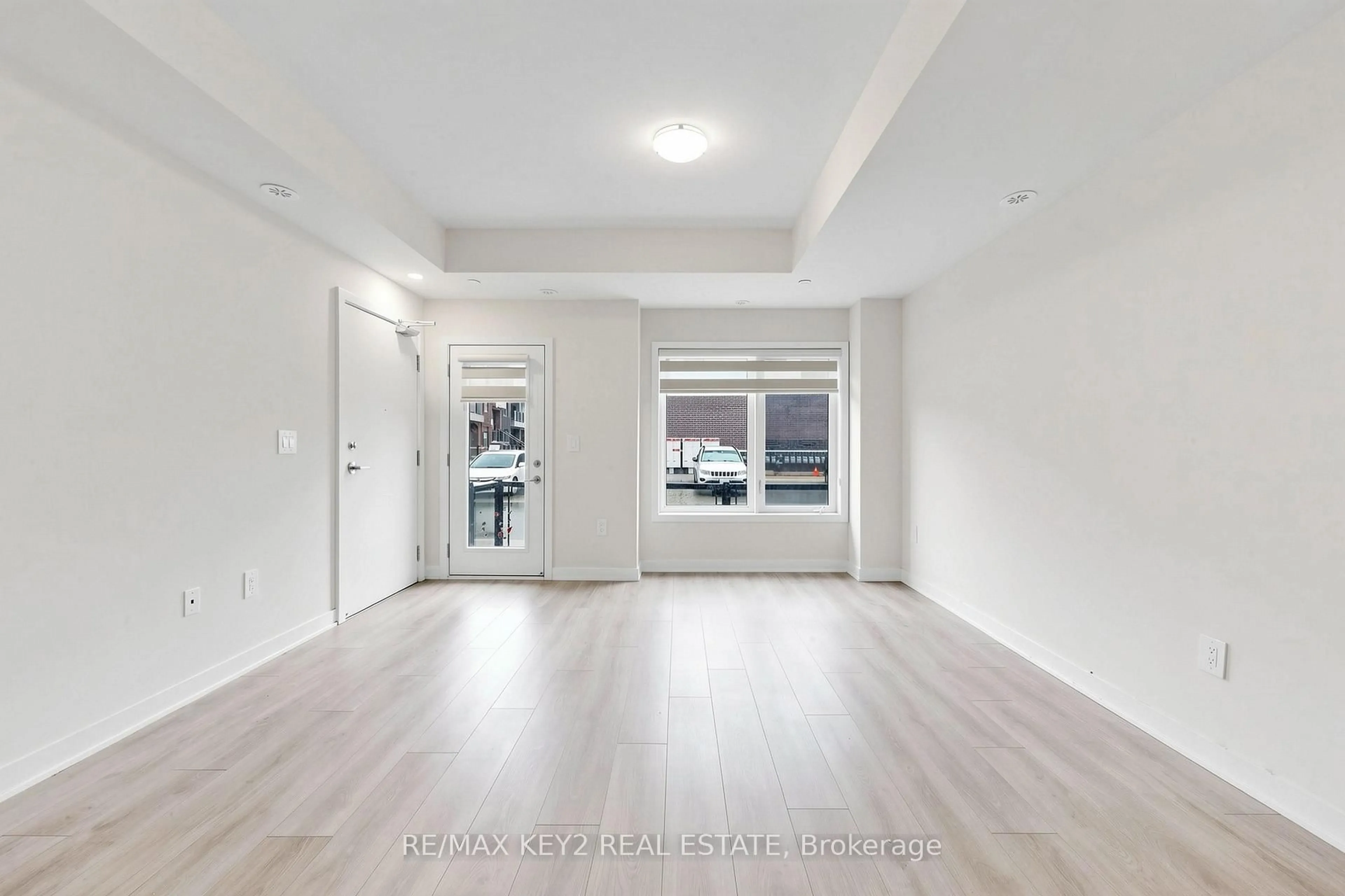 Unknown for 1695 Dersan St #230, Pickering Ontario L1X 0S9