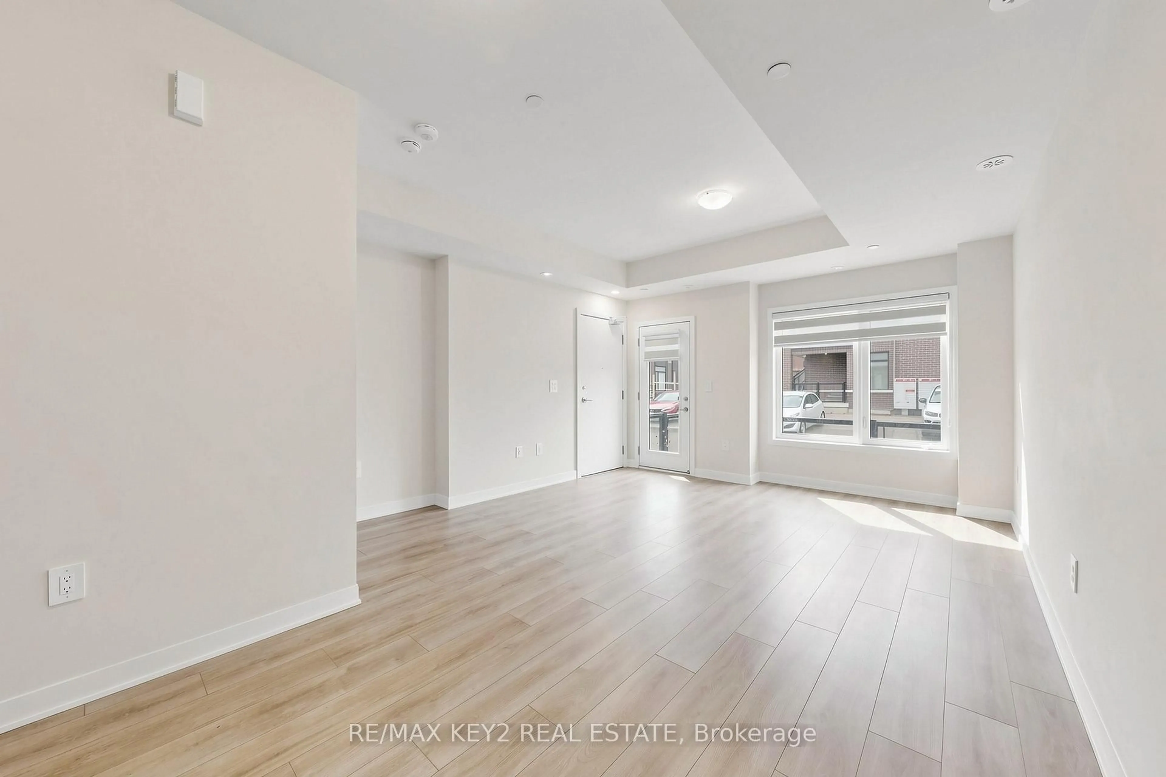 A pic of a room for 1695 Dersan St #230, Pickering Ontario L1X 0S9