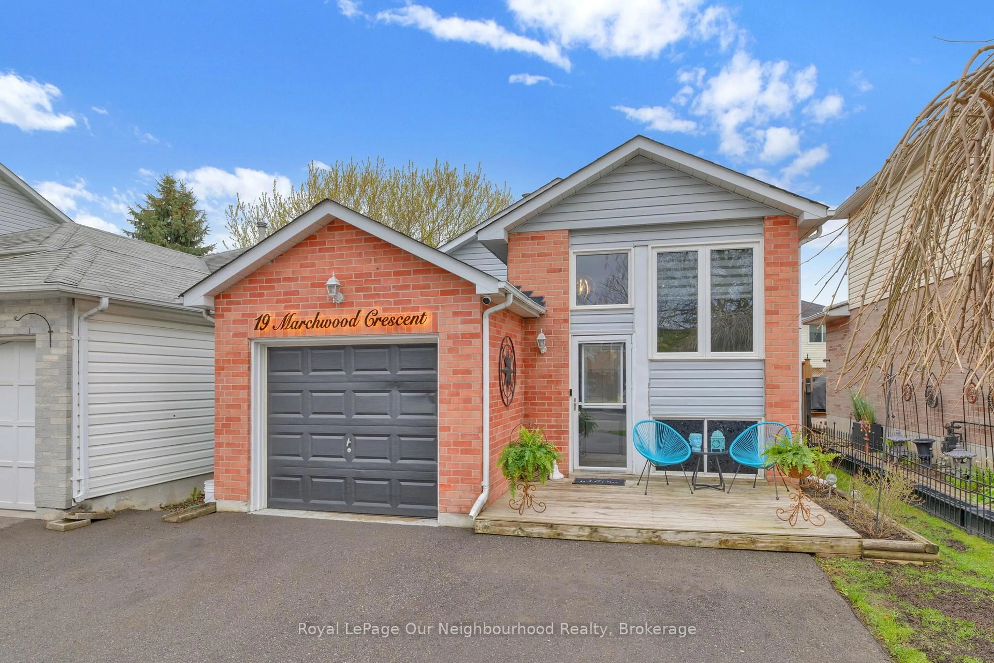 Home with brick exterior material, street for 19 Marchwood Cres, Clarington Ontario L1C 4K1