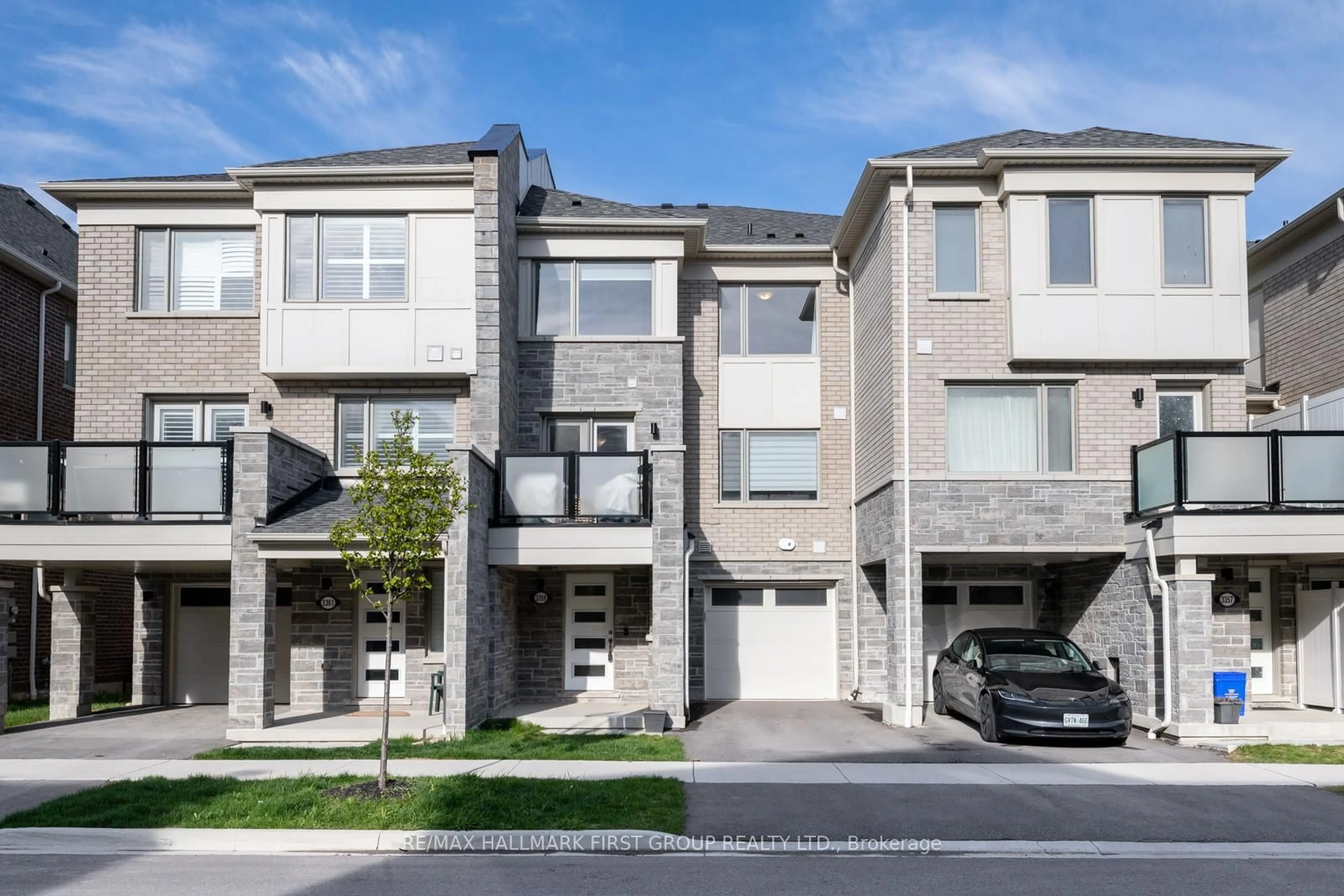 Unknown for 3359 Thunderbird Prom, Pickering Ontario L1X 0N1