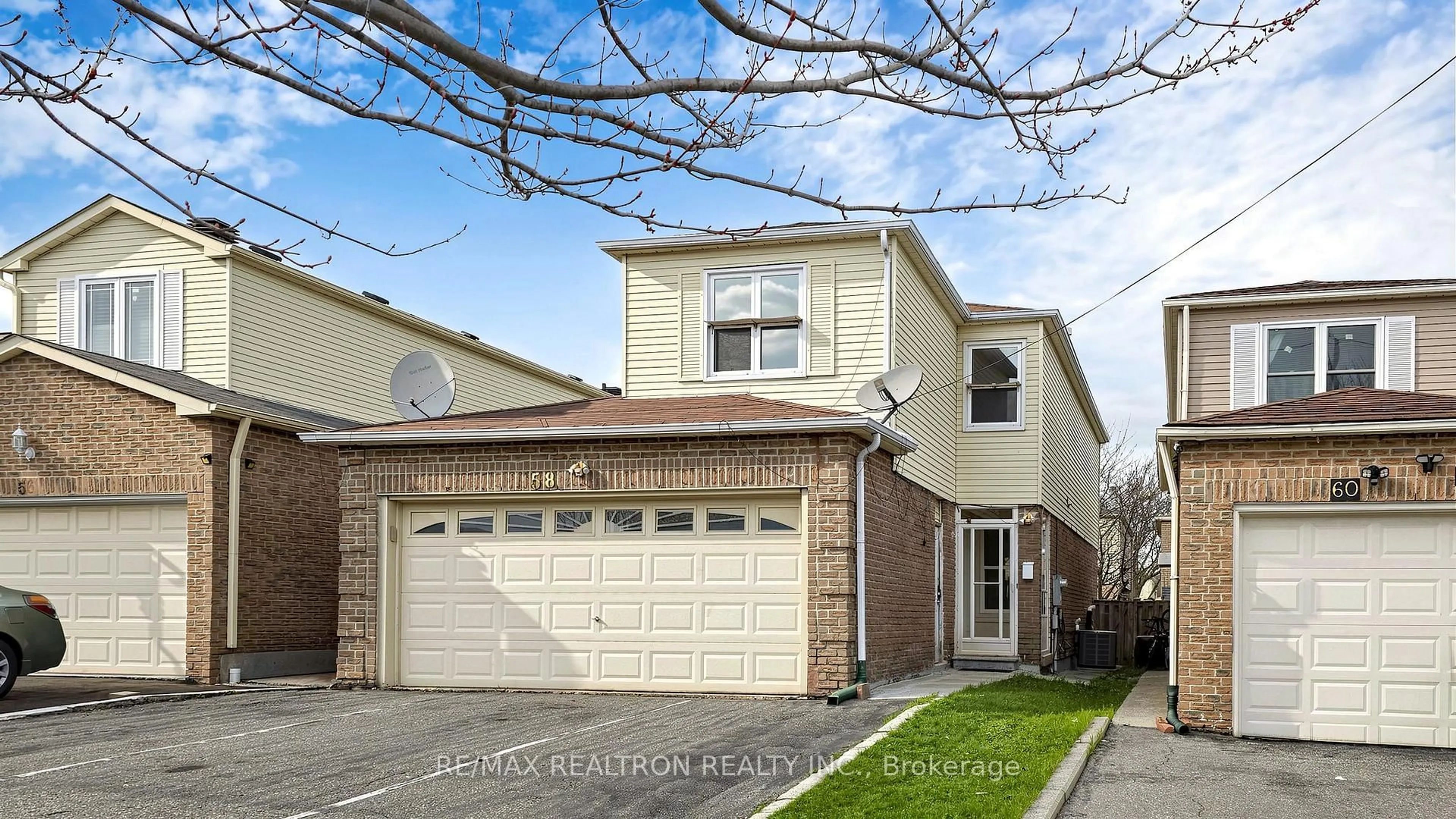 Home with vinyl exterior material, street for 58 Glanvil Cres, Toronto Ontario M1B 4R7