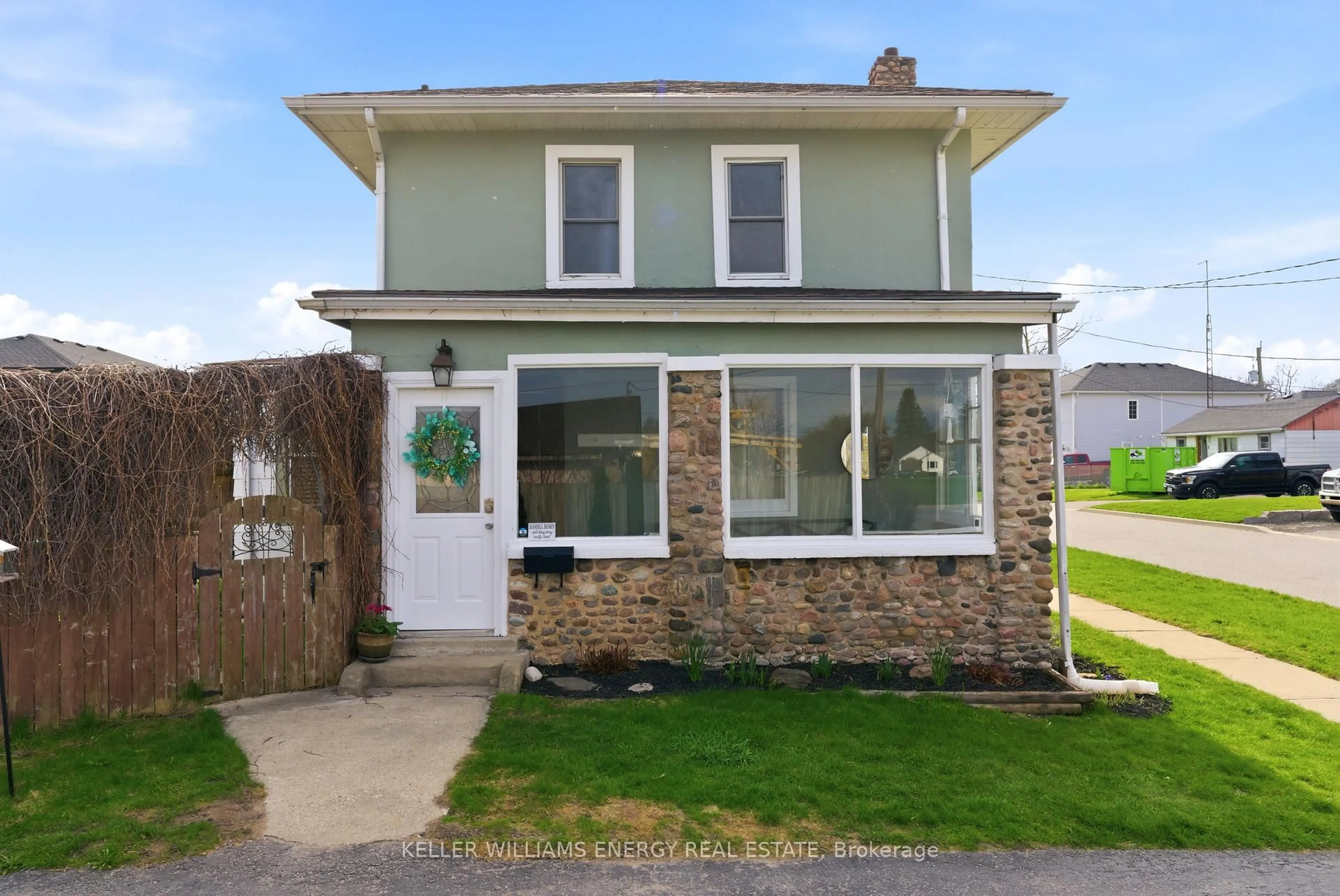 Home with vinyl exterior material, street for 5 Ann St, Clarington Ontario L1C 1B1