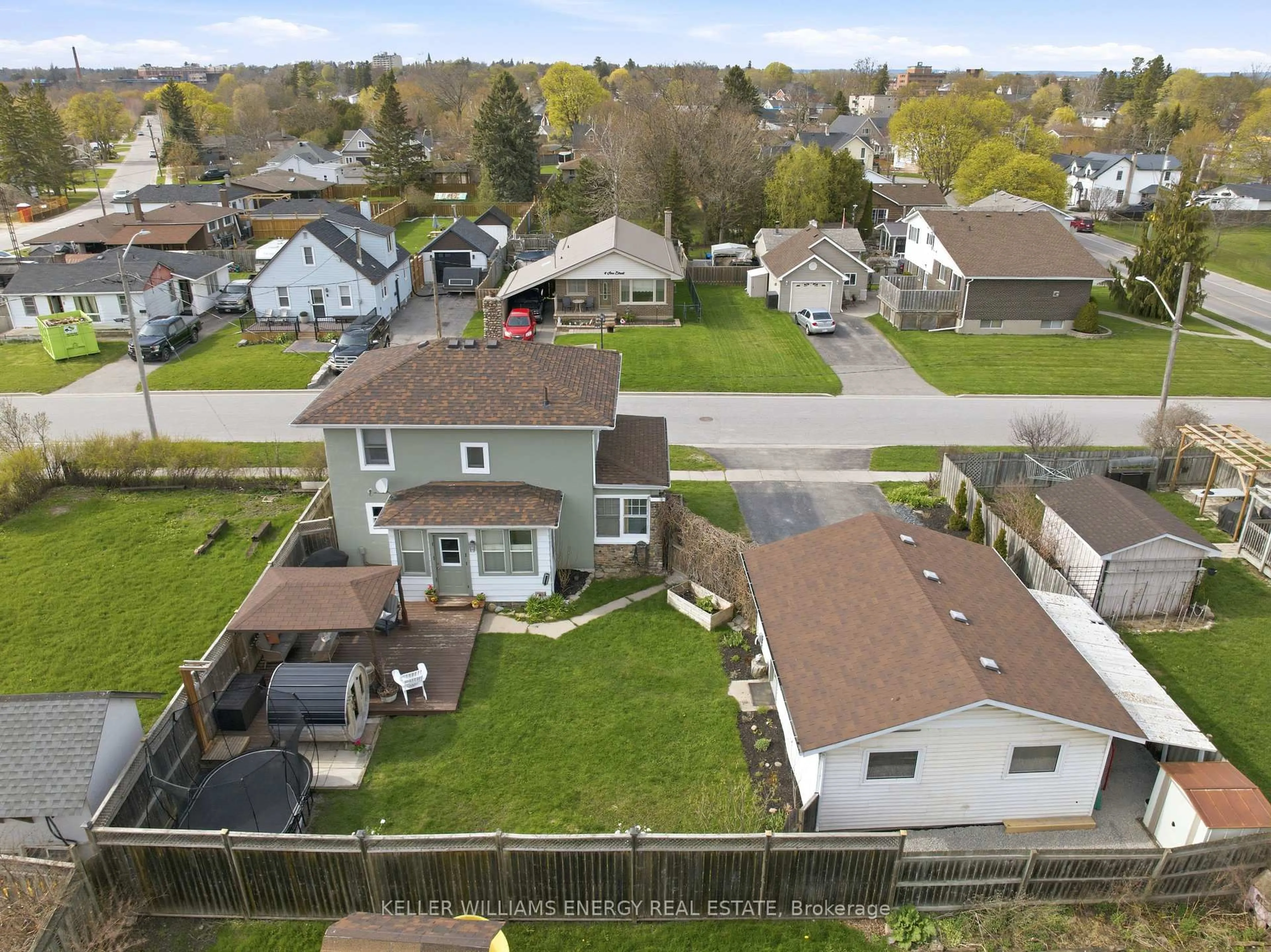 A pic from outside/outdoor area/front of a property/back of a property/a pic from drone, street for 5 Ann St, Clarington Ontario L1C 1B1