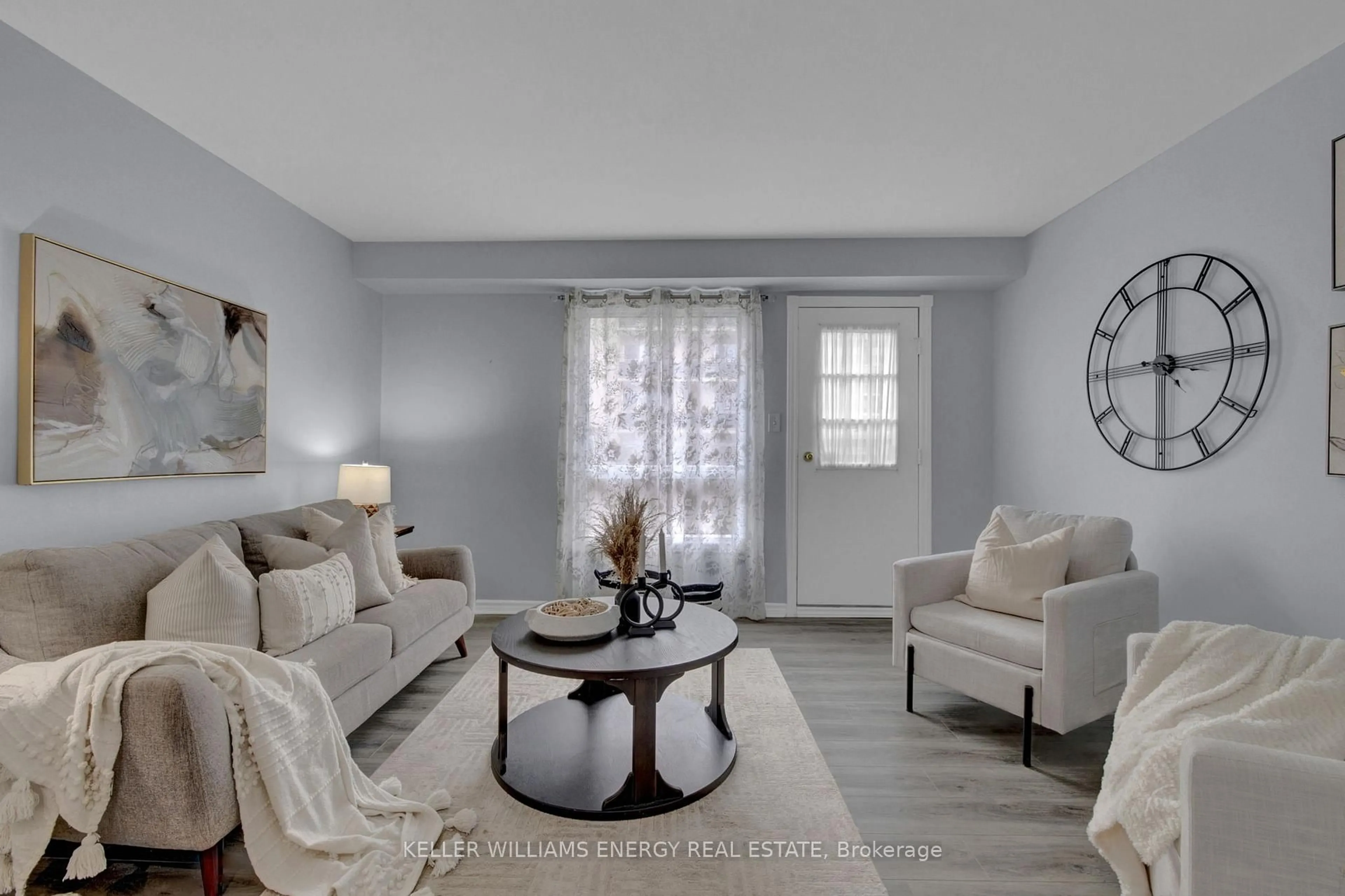 Living room with furniture, unknown for 960 Glen St #Unit#20, Oshawa Ontario L1J 6E8