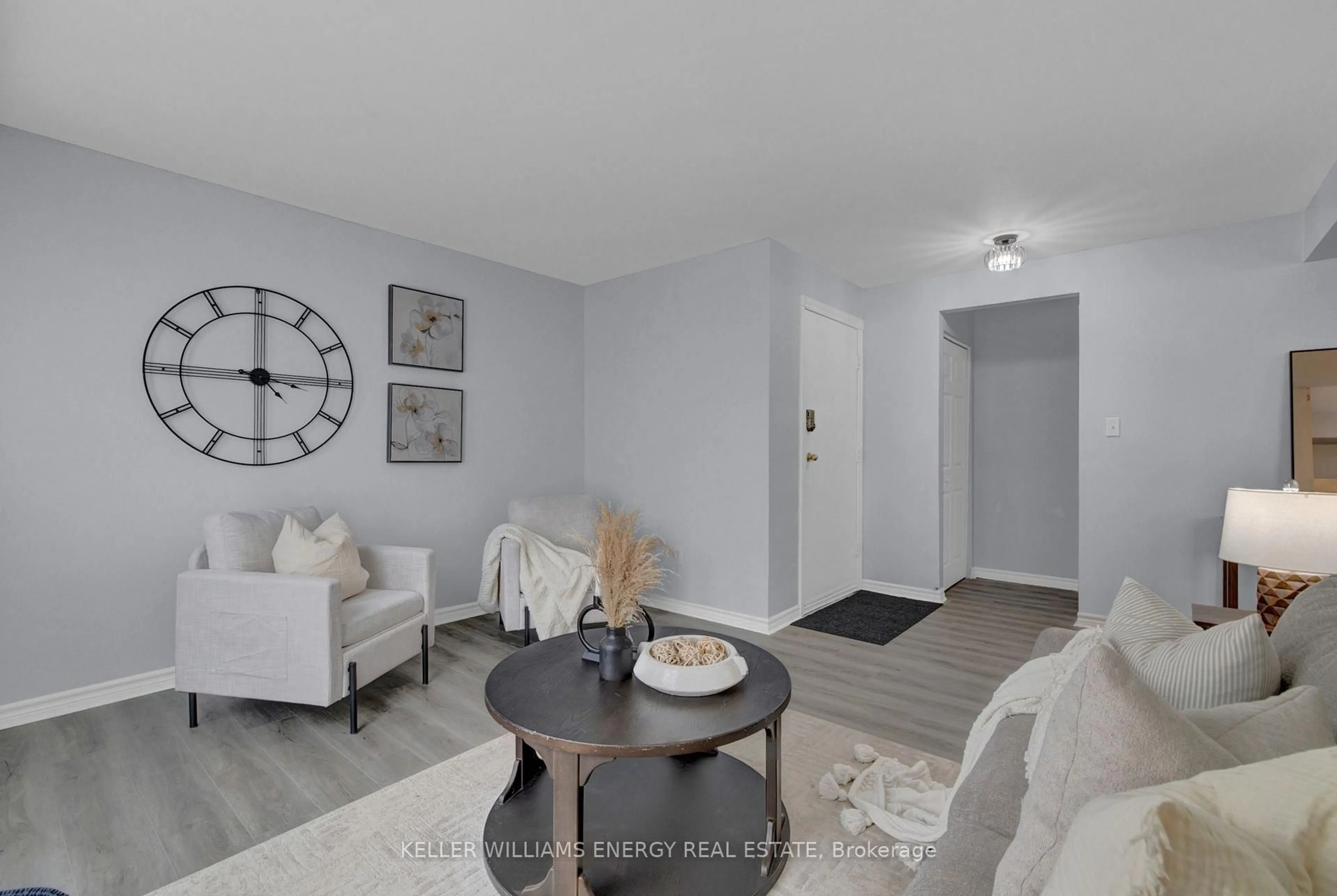 Living room with furniture, unknown for 960 Glen St #Unit#20, Oshawa Ontario L1J 6E8