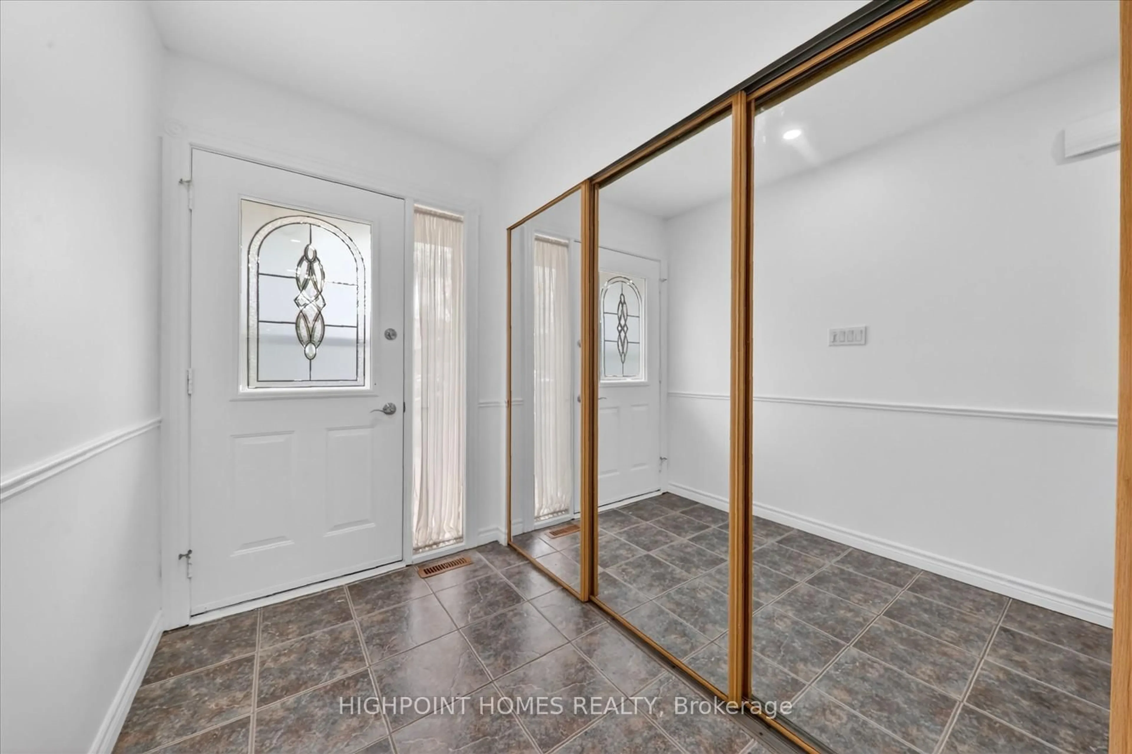 Indoor entryway for 16 Fearn Cres, Ajax Ontario L1S 5L6