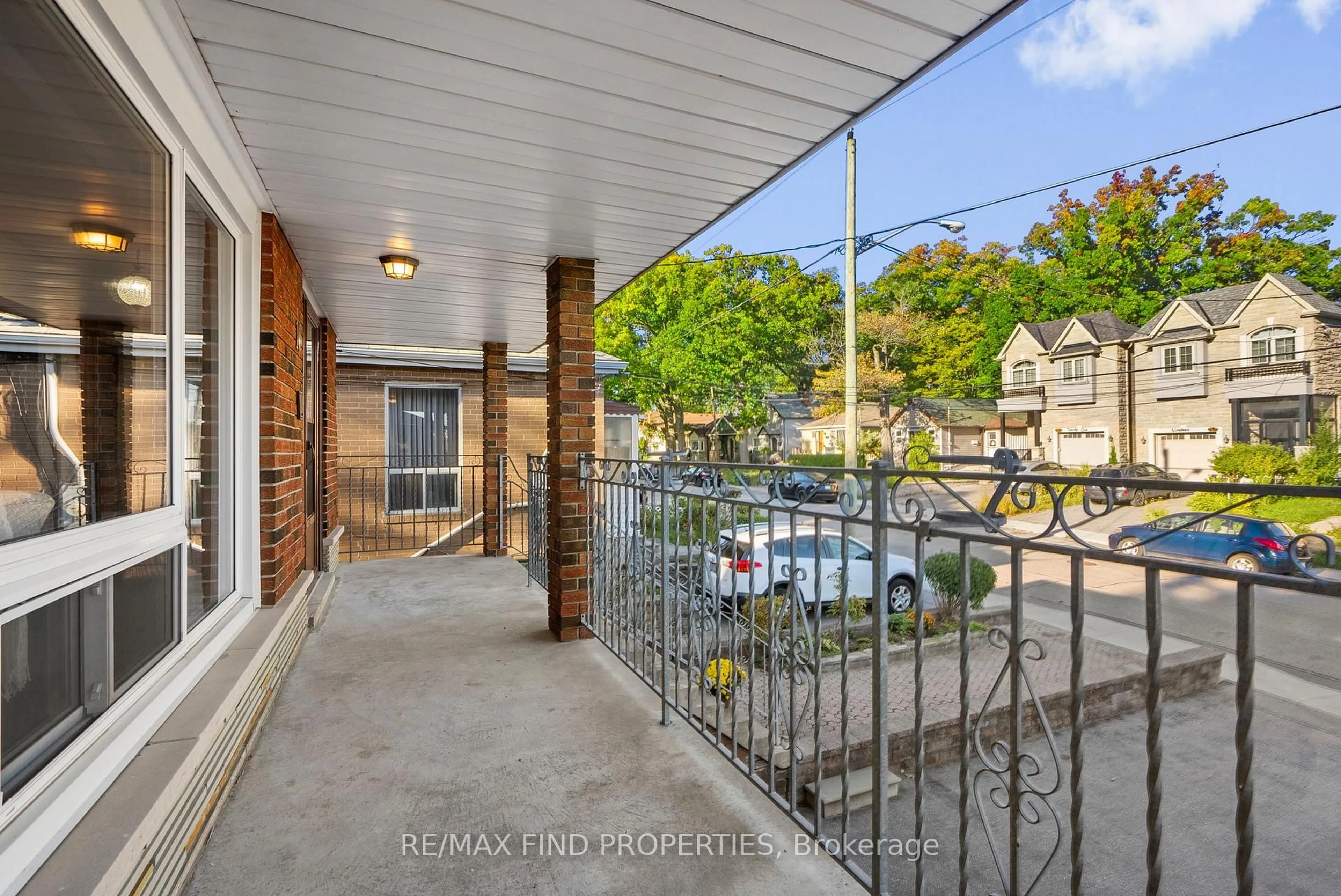 Patio, water/lake/river/ocean view for 16 Mcdonald Ave, Toronto Ontario M1L 3Y8
