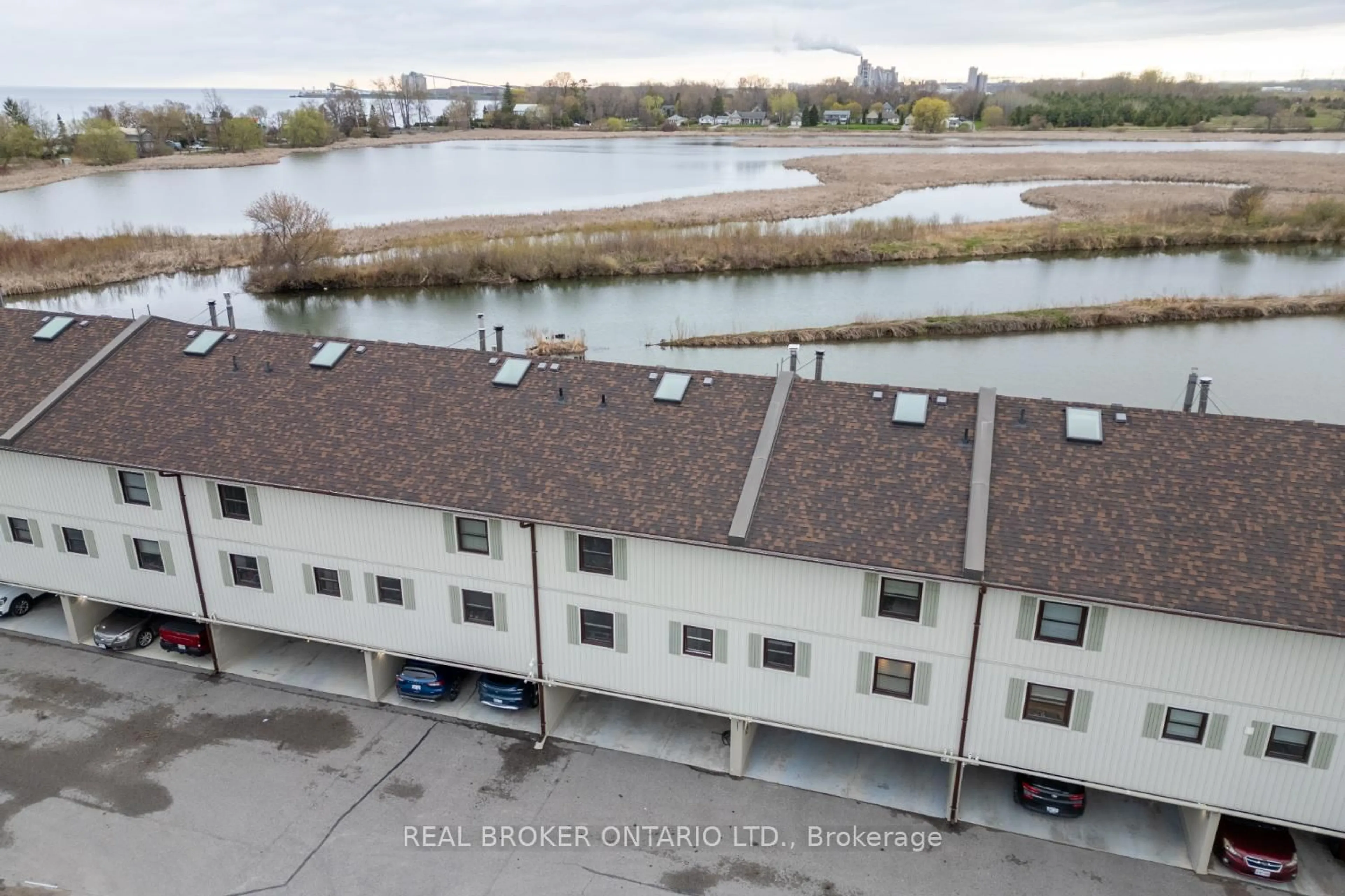 A pic from outside/outdoor area/front of a property/back of a property/a pic from drone, water/lake/river/ocean view for 120 Port Darlington Rd #16, Clarington Ontario L1C 6V1