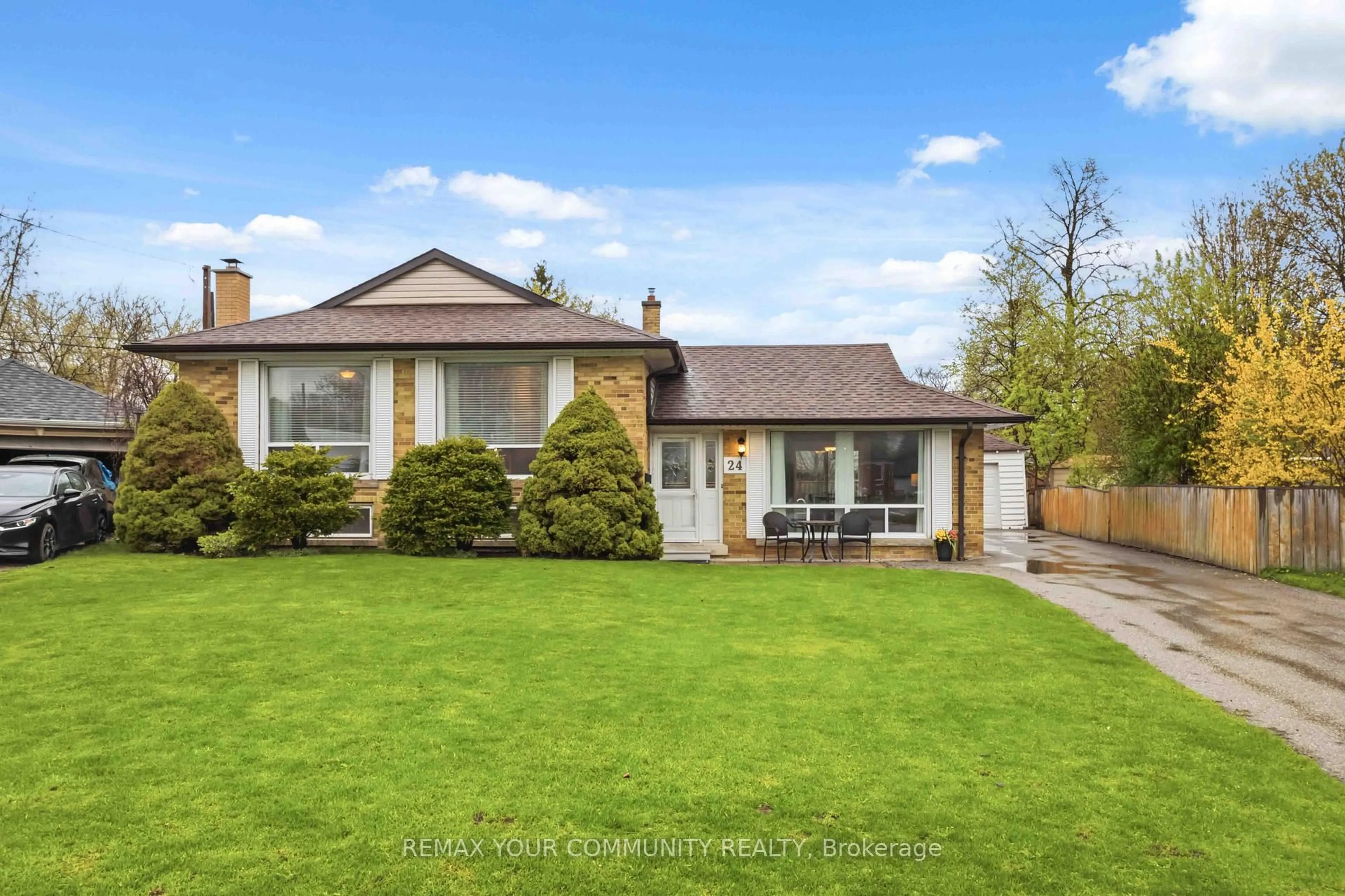 A pic from outside/outdoor area/front of a property/back of a property/a pic from drone, street for 24 Mendip Cres, Toronto Ontario M1P 1Y4