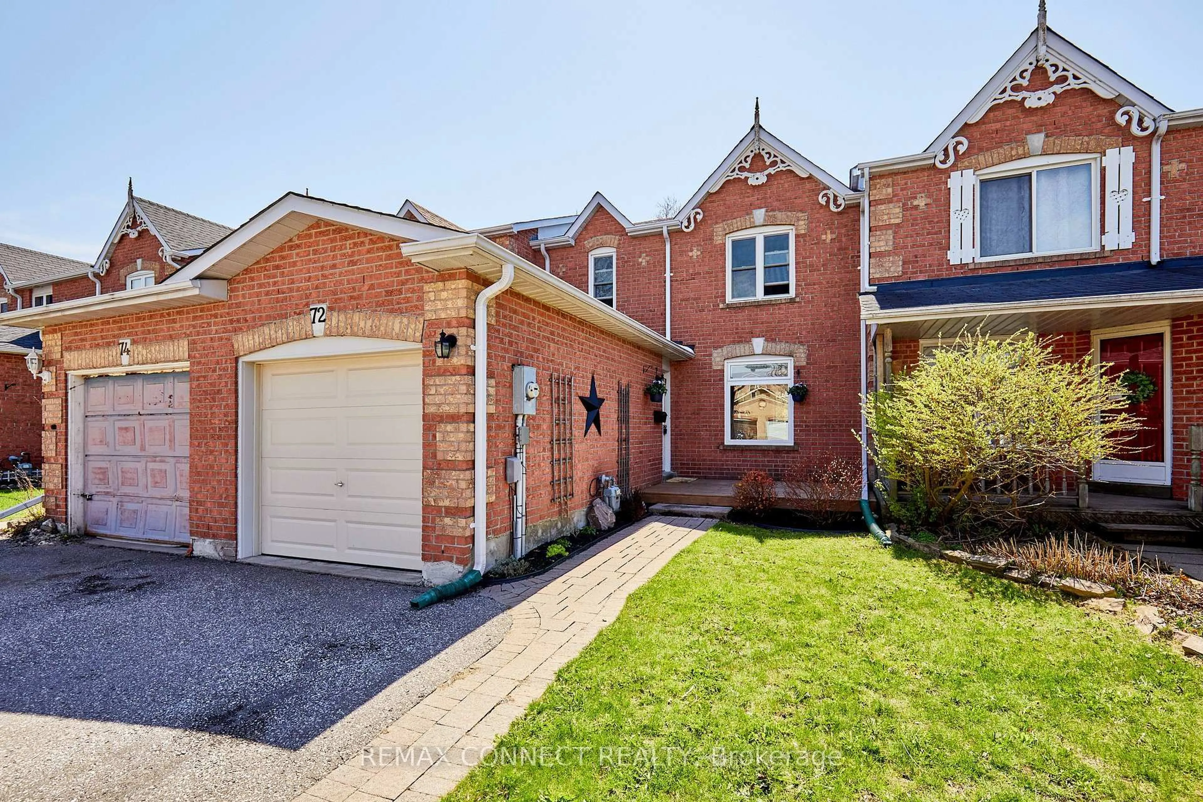 Home with brick exterior material, street for 72 Stuart Rd, Clarington Ontario L1E 1Y9