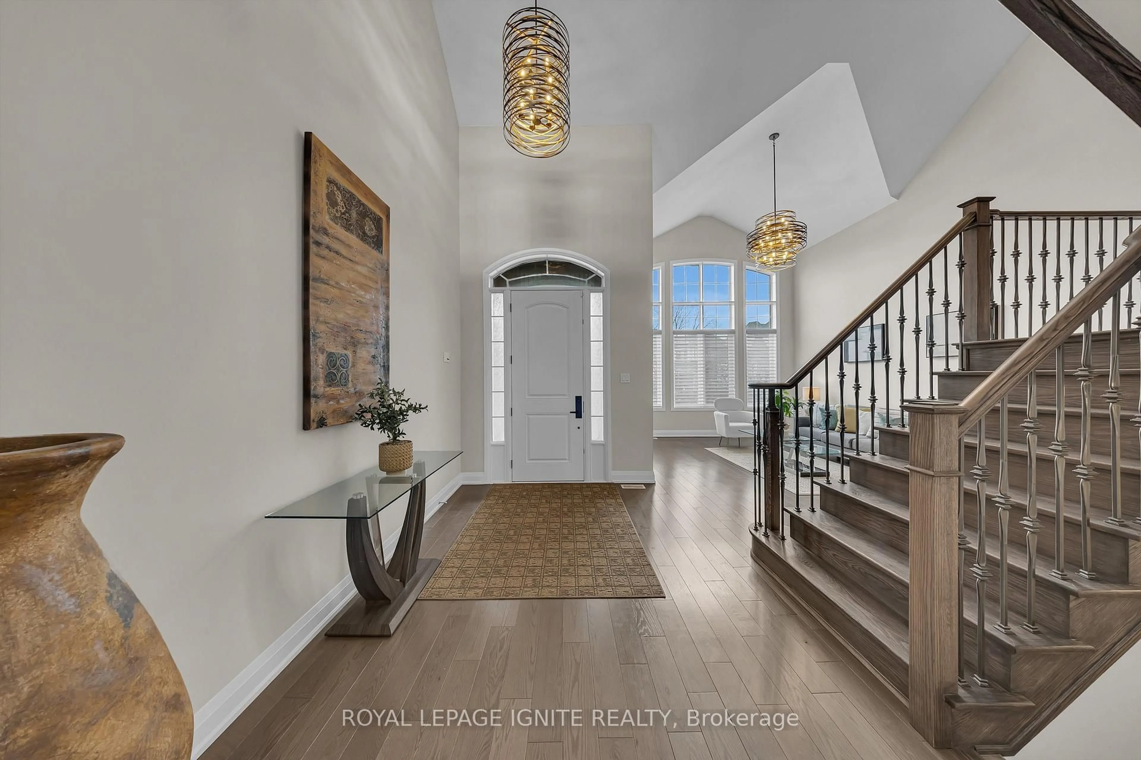 Indoor entryway for 398 Frontier Crt, Pickering Ontario L1W 4A9