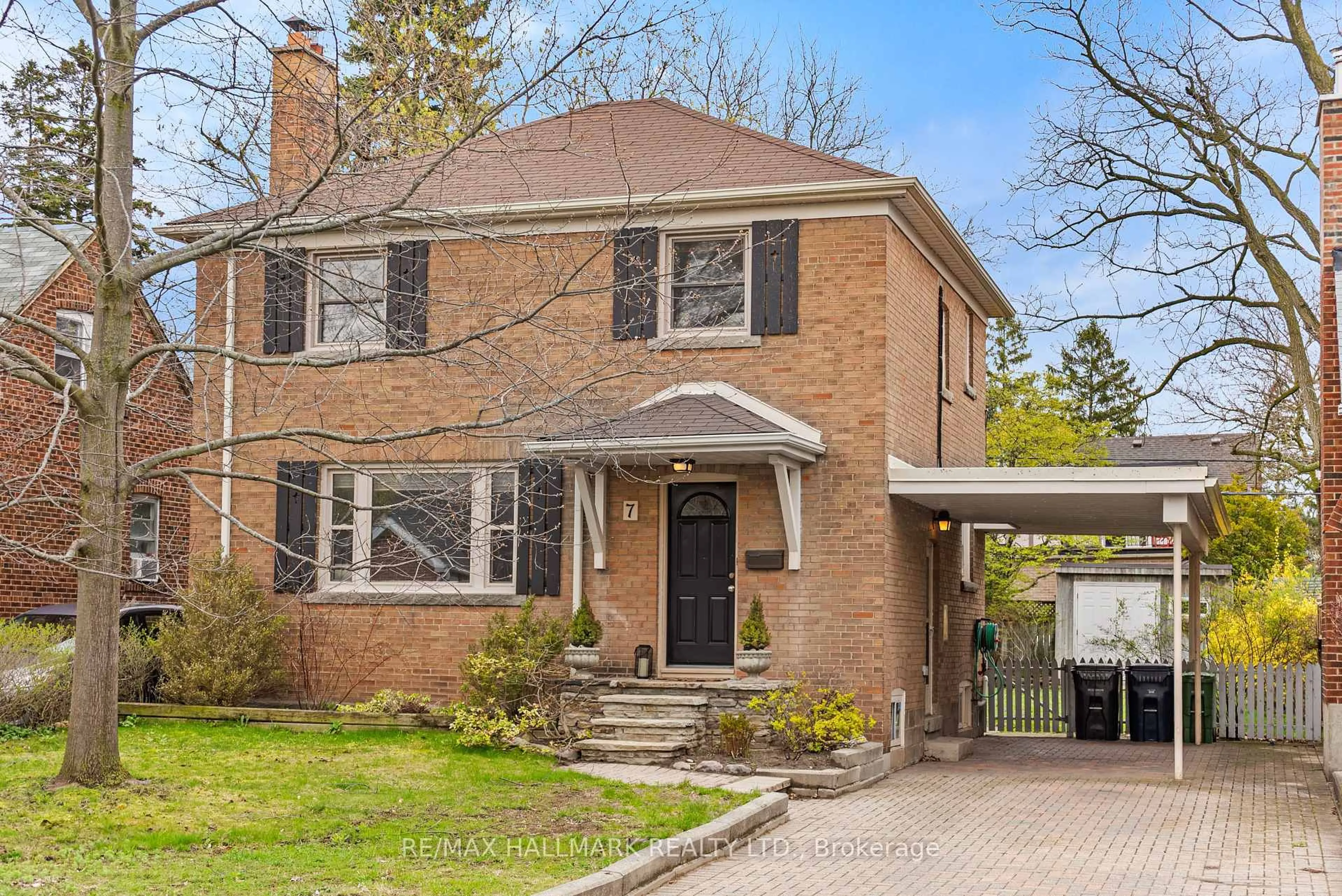 Home with brick exterior material, street for 7 Queensgrove Rd, Toronto Ontario M1N 3A9