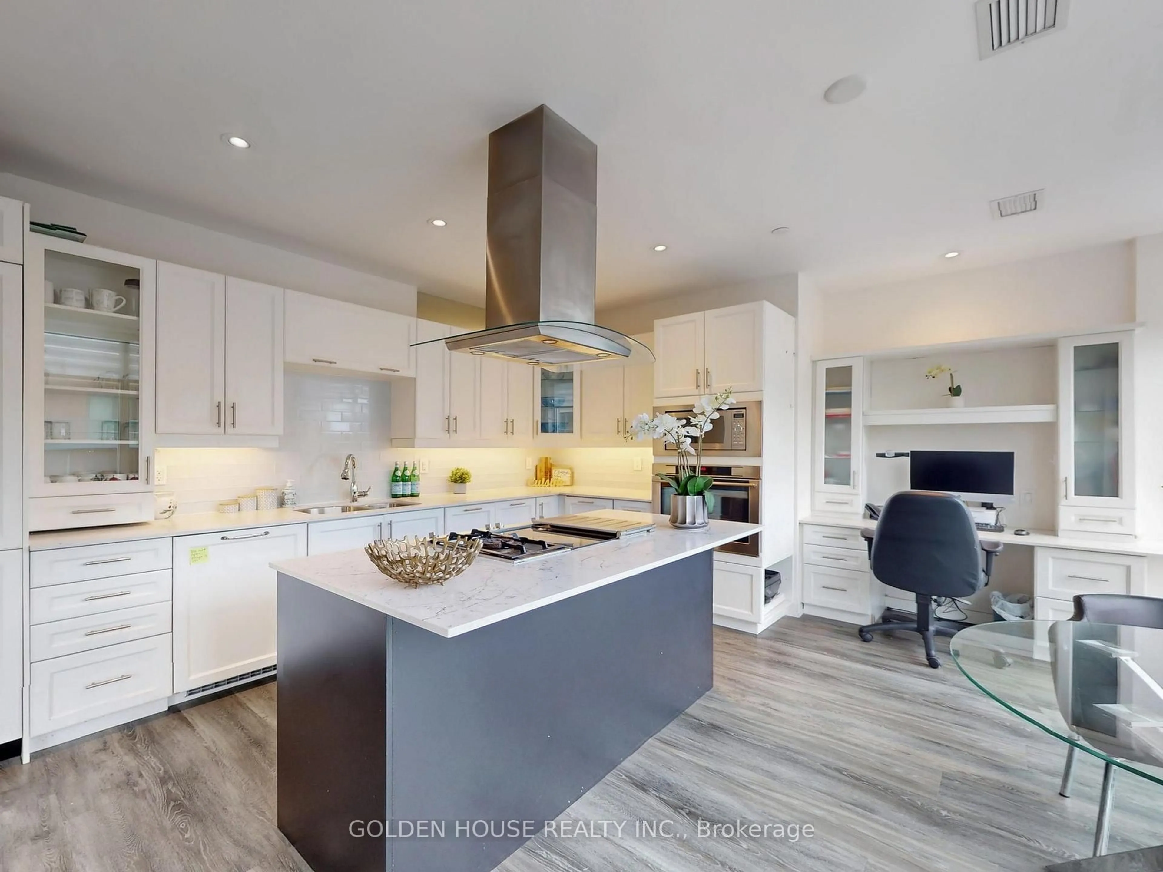 Contemporary kitchen, unknown for 200 Woodbine Ave #403, Toronto Ontario M4L 3P2