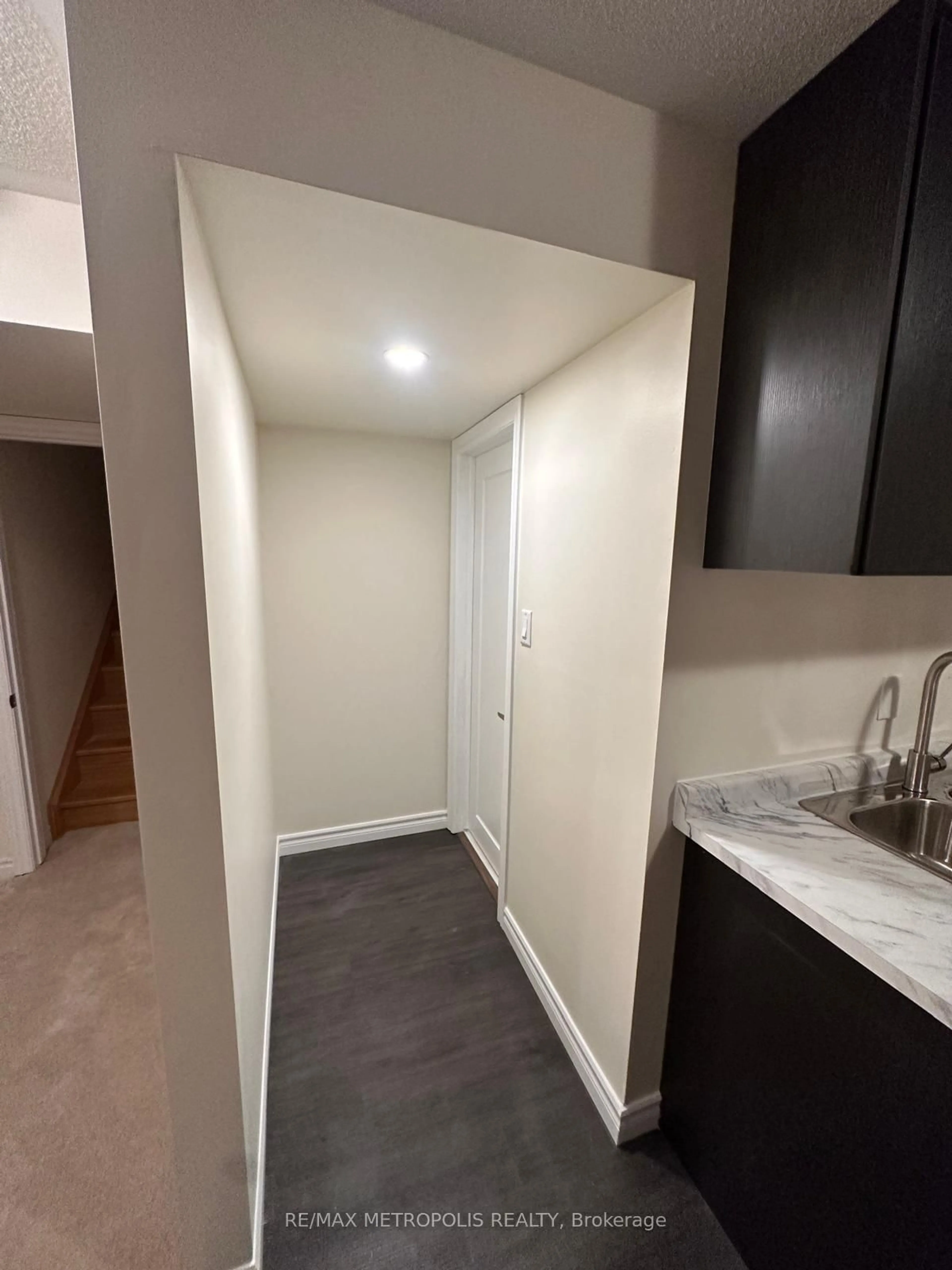 A pic of a room for 1207 Wilmington Ave, Oshawa Ontario L1L 0T4