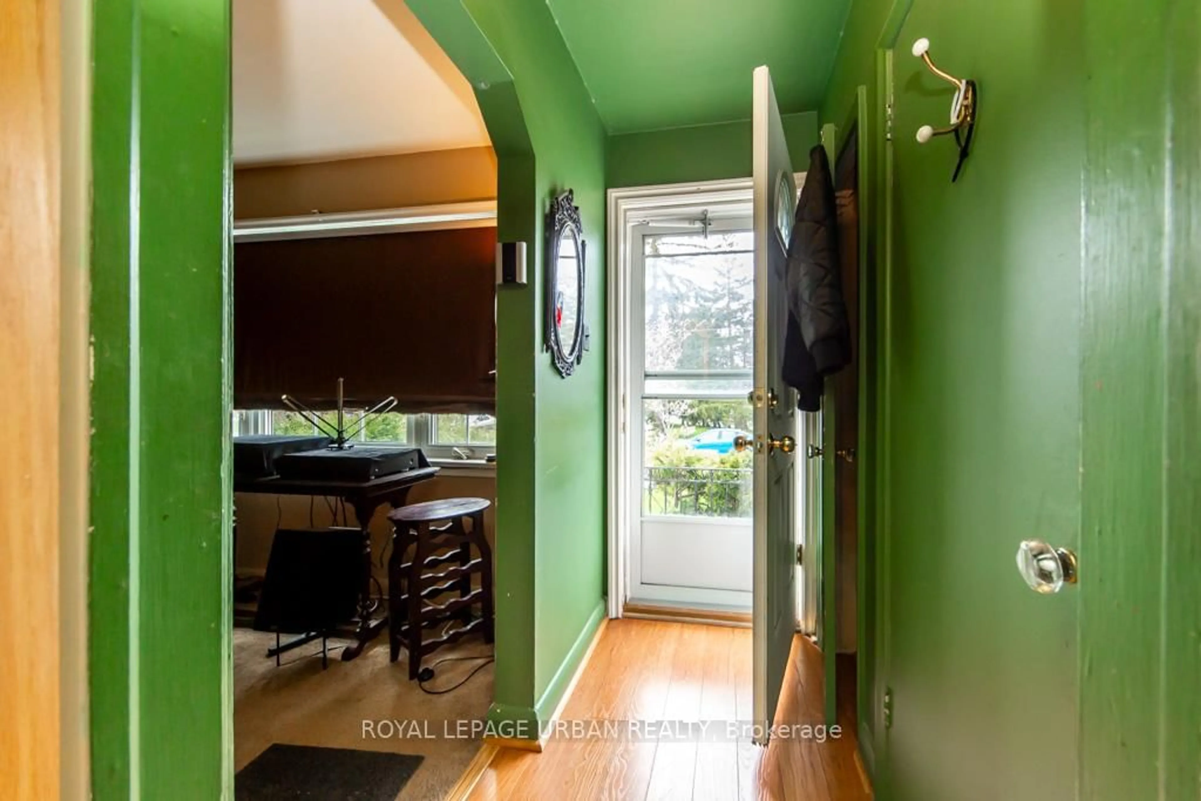 Indoor entryway for 141 Haslam St, Toronto Ontario M1N 3N9