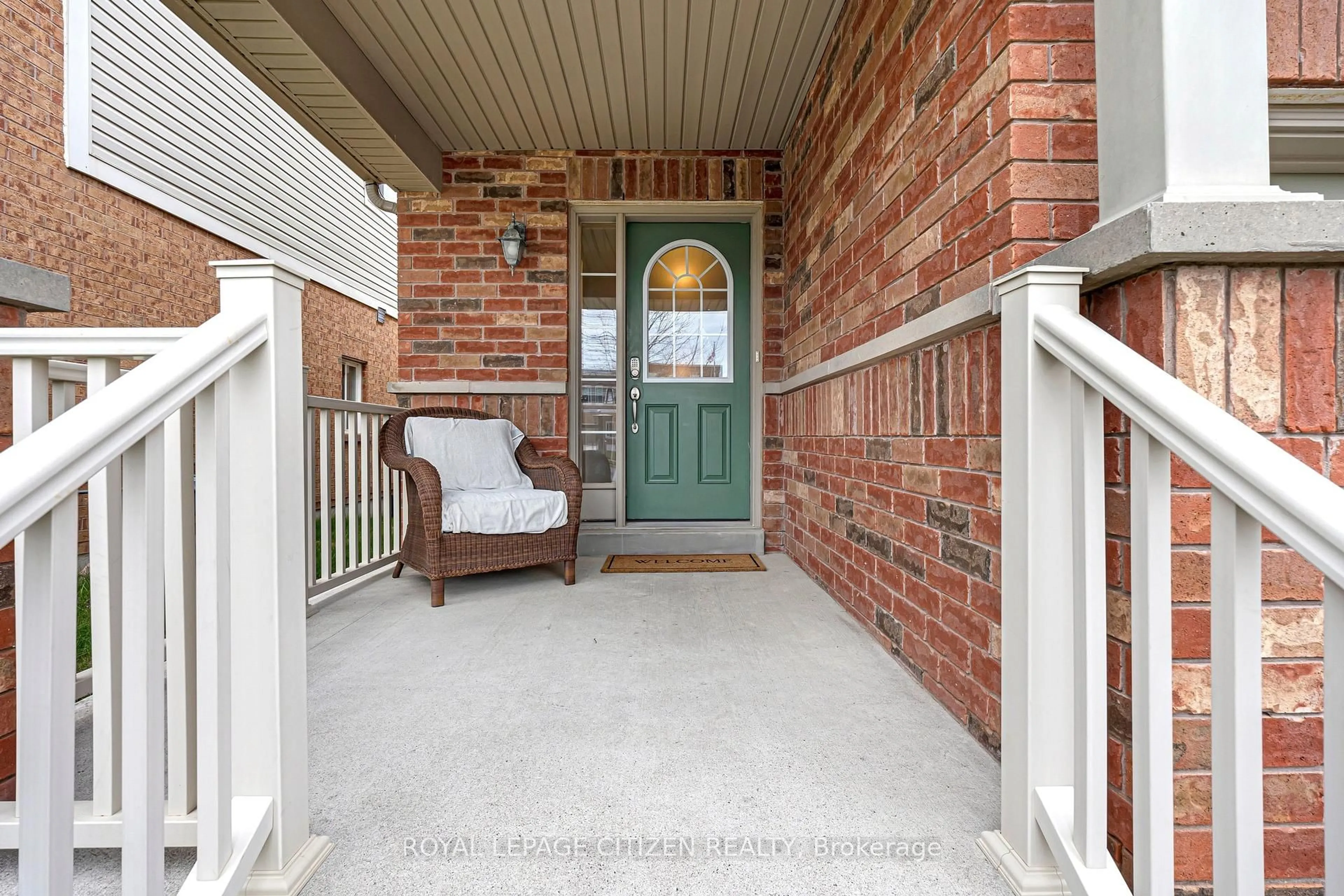 Indoor entryway for 1341 Woodstream Ave, Oshawa Ontario L1K 0N6