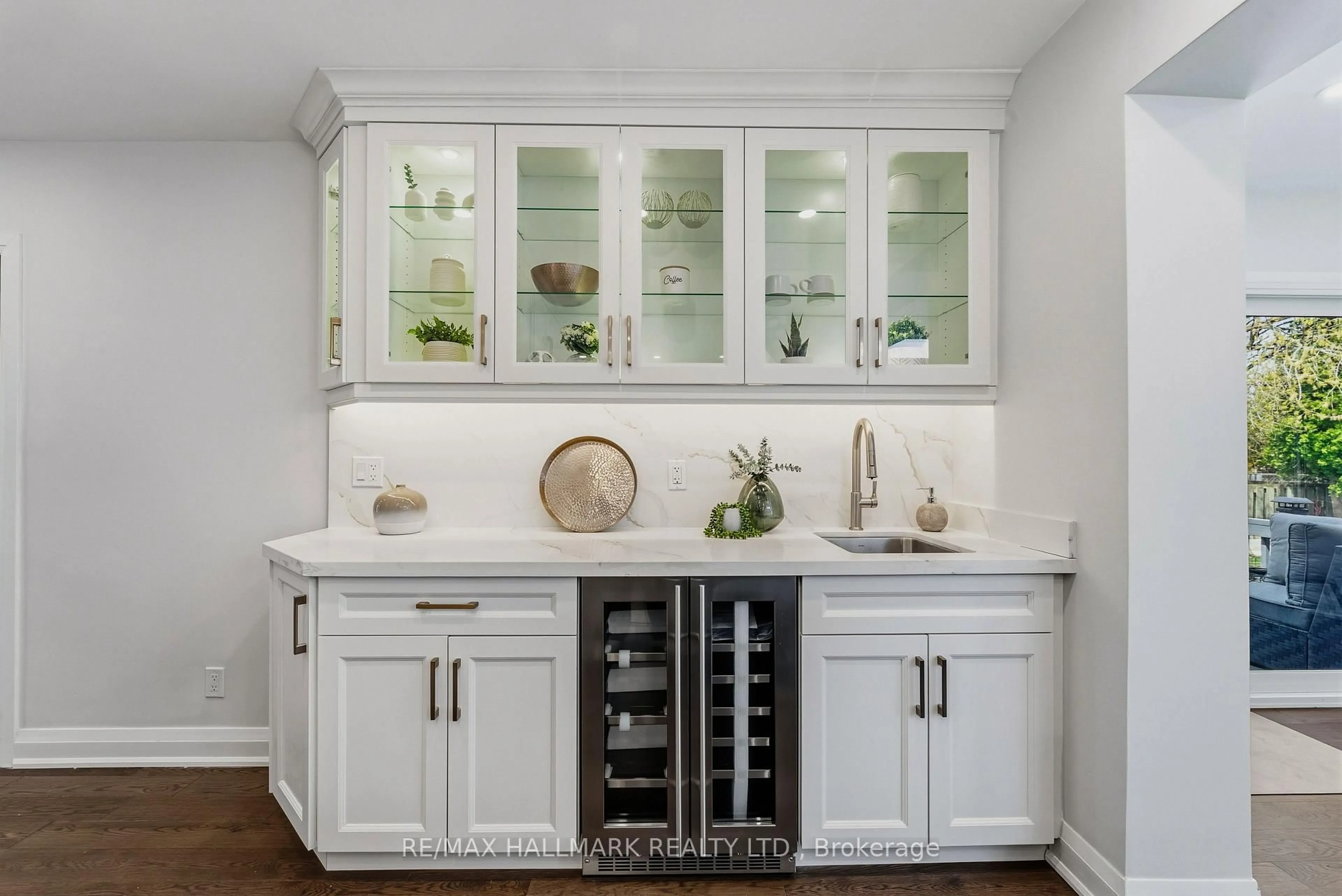 Contemporary kitchen, ceramic/tile floor for 359 Jaybell Grve, Toronto Ontario M1C 2X4