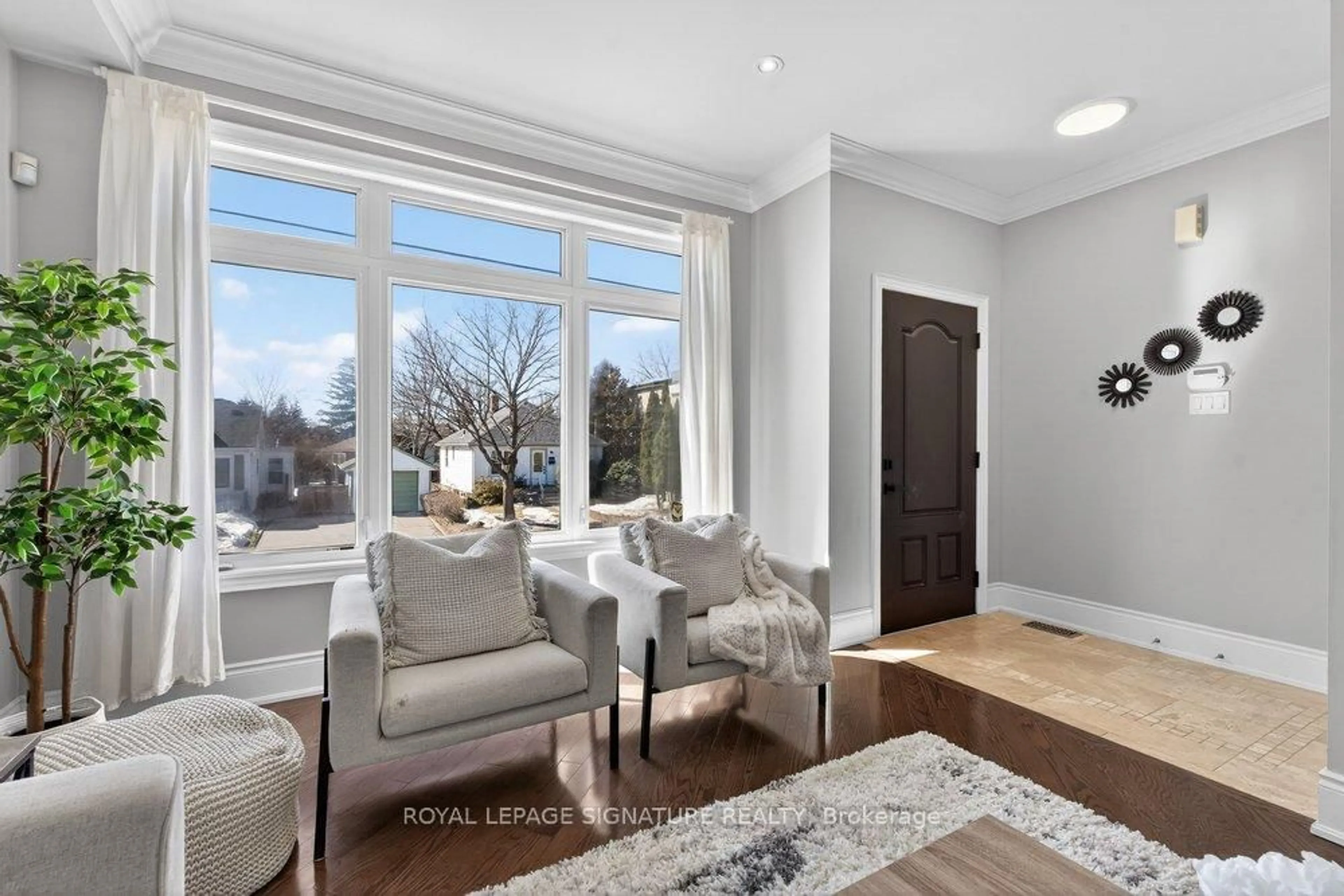 Living room with furniture, unknown for 61B Bexhill Ave, Toronto Ontario M1L 3B7
