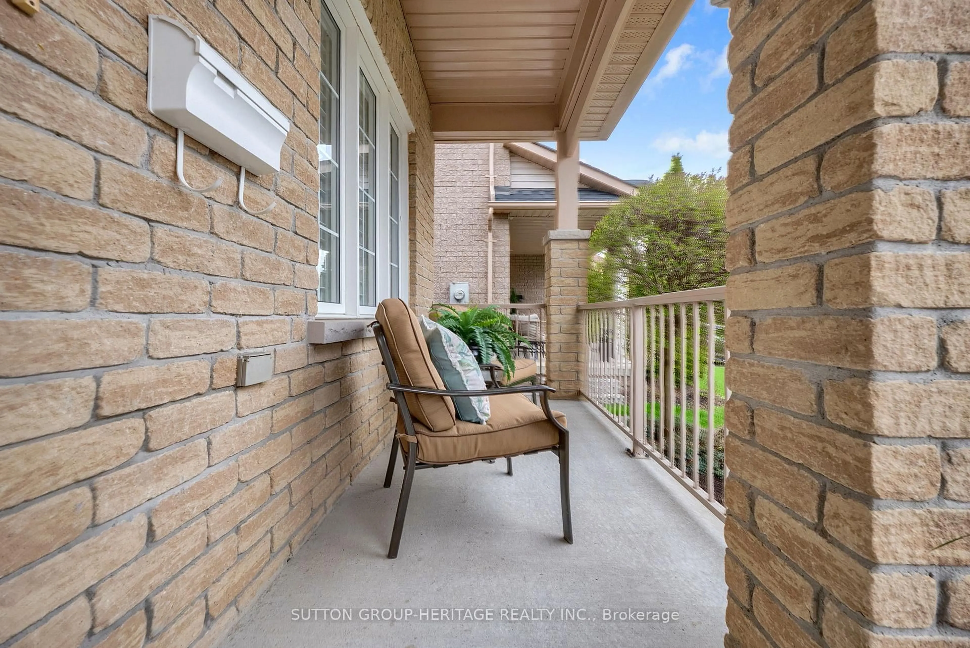 Patio, water/lake/river/ocean view for 951 Barbados St, Oshawa Ontario L1J 0A6