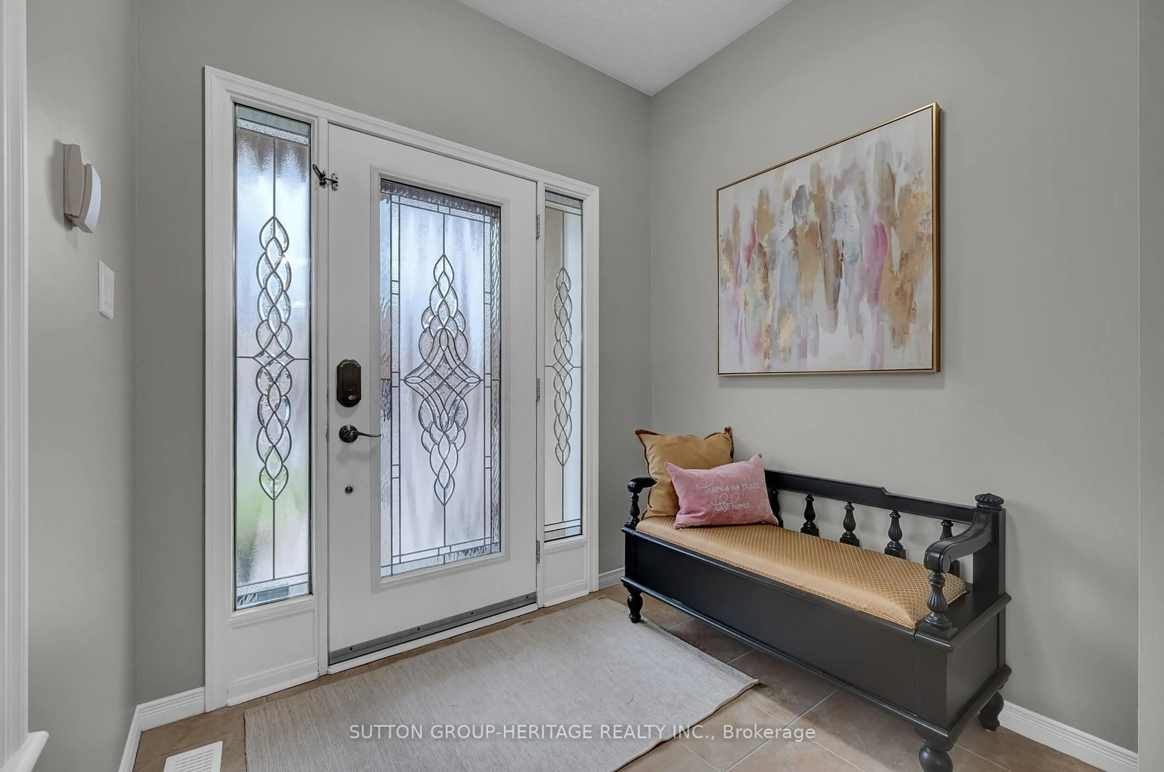 Indoor entryway for 951 Barbados St, Oshawa Ontario L1J 0A6